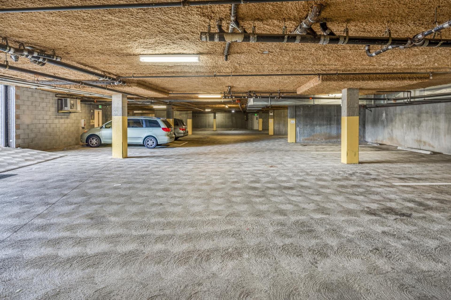 Hotel Aura SFO Airport FREE SHUTTLE property views in San Bruno, CA — gallery photo 3