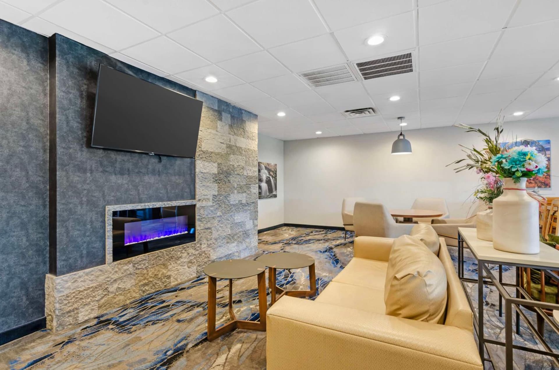 Best Western Plus Beckley Inn property views in Beckley, WV — gallery photo 3