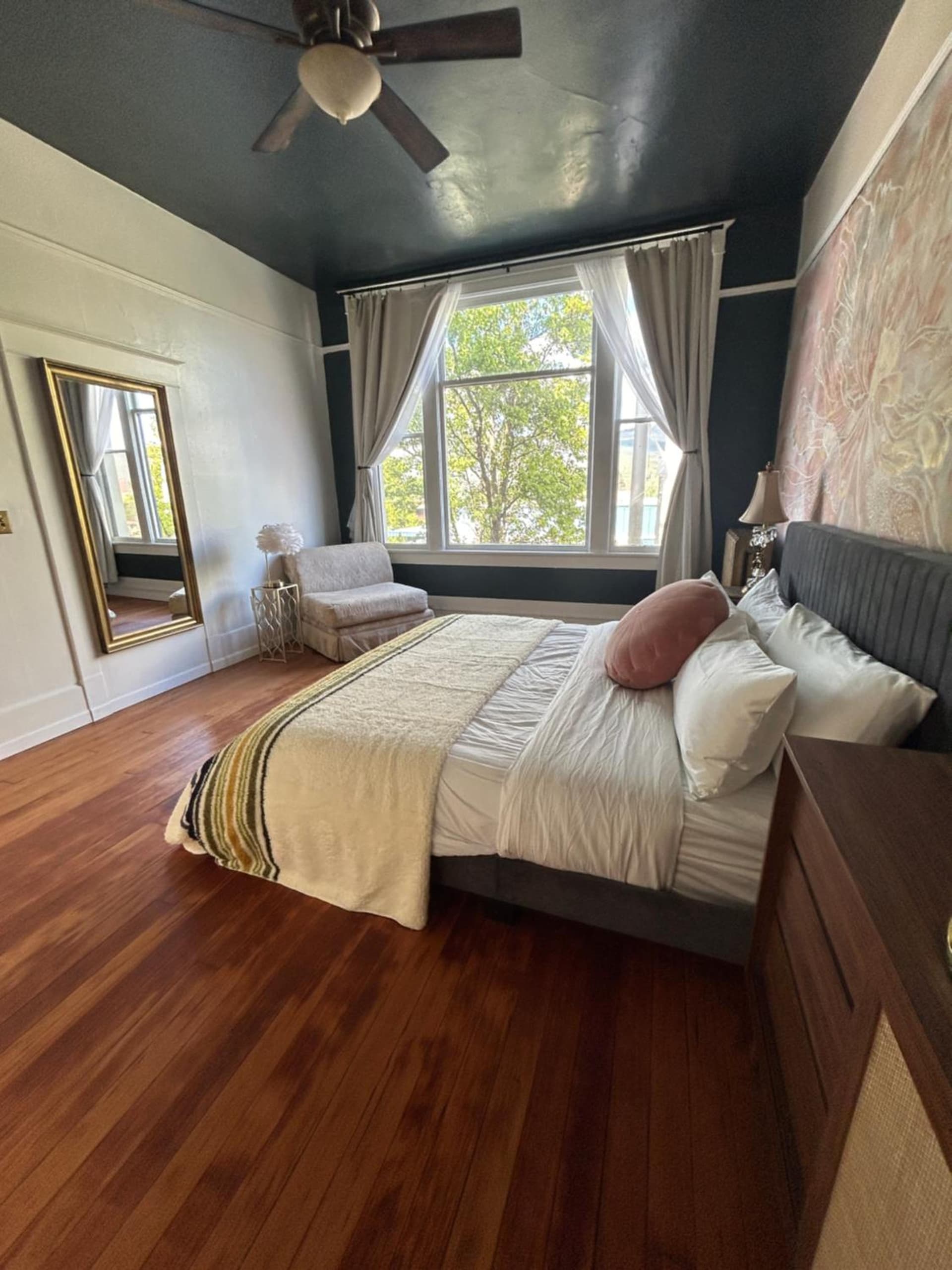 The Columbia Hotel property views in Ashland, OR — gallery photo 3