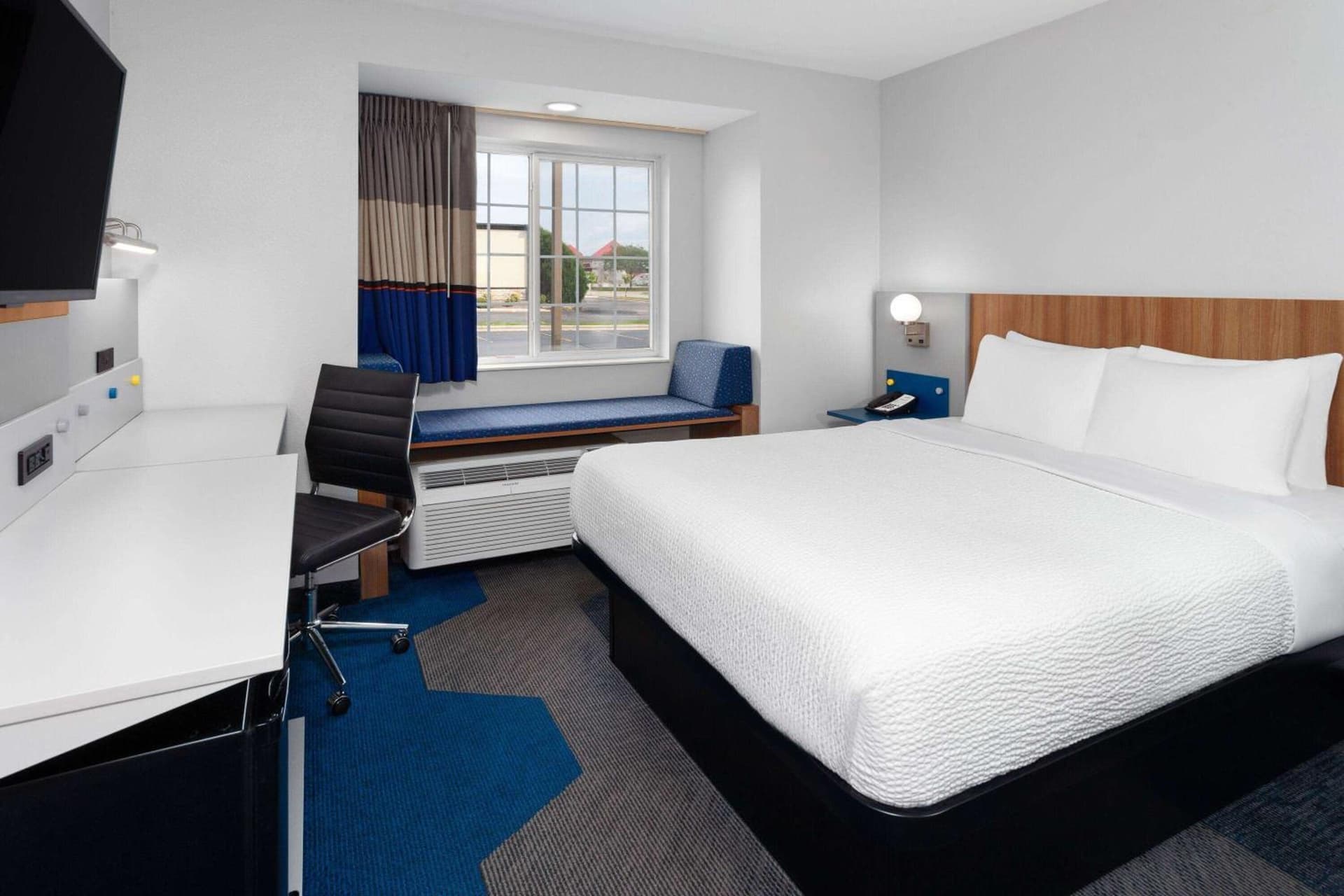 Microtel Inn by Wyndham Janesville gallery photo in Janesville, WI — image 12