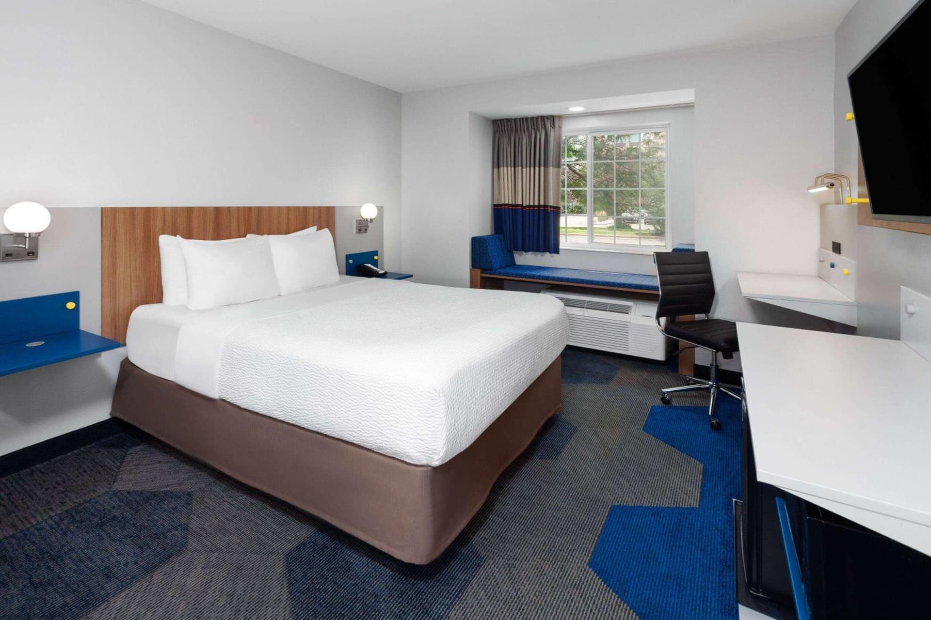 Microtel Inn by Wyndham Janesville gallery photo in Janesville, WI — image 43
