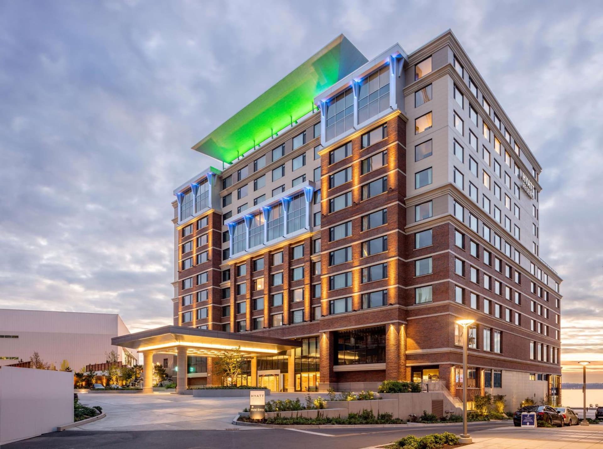 Hyatt Regency Lake Washington at Seattle's Southport interior in Renton, WA — gallery photo 2