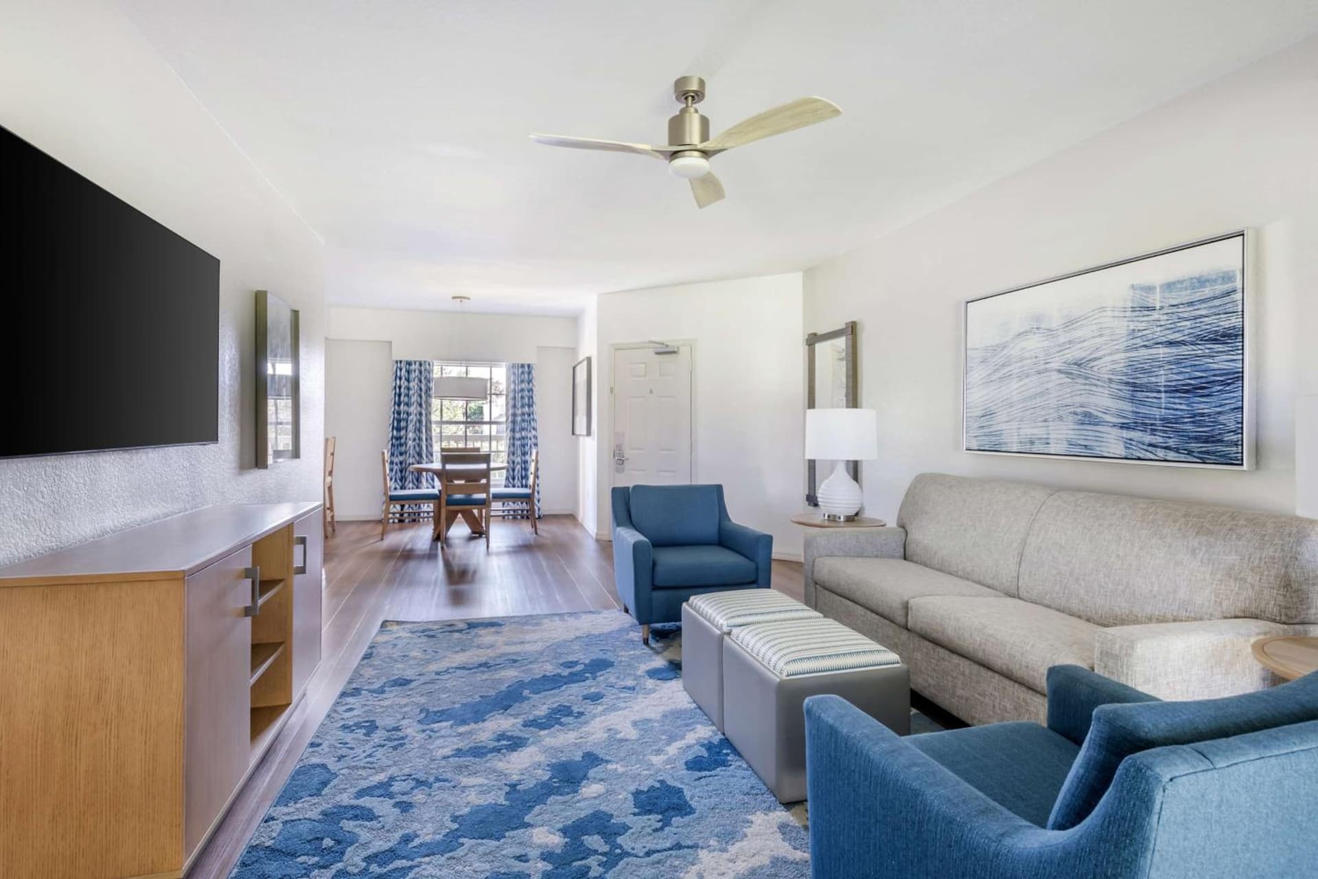 Hilton Vacation Club Mystic Dunes Orlando interior in Orlando, FL — gallery photo 2