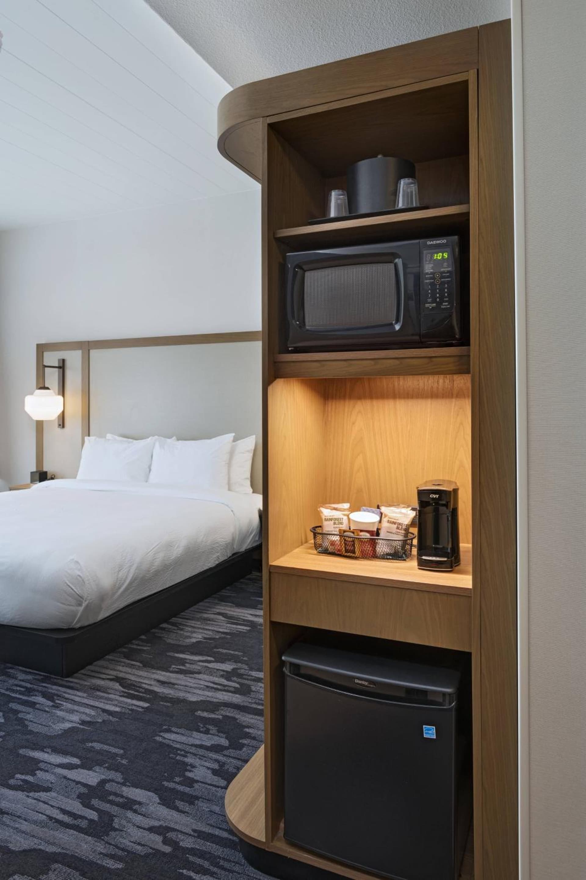 Fairfield Inn & Suites by Marriott Stony Creek interior in Stony Creek, VA — gallery photo 2