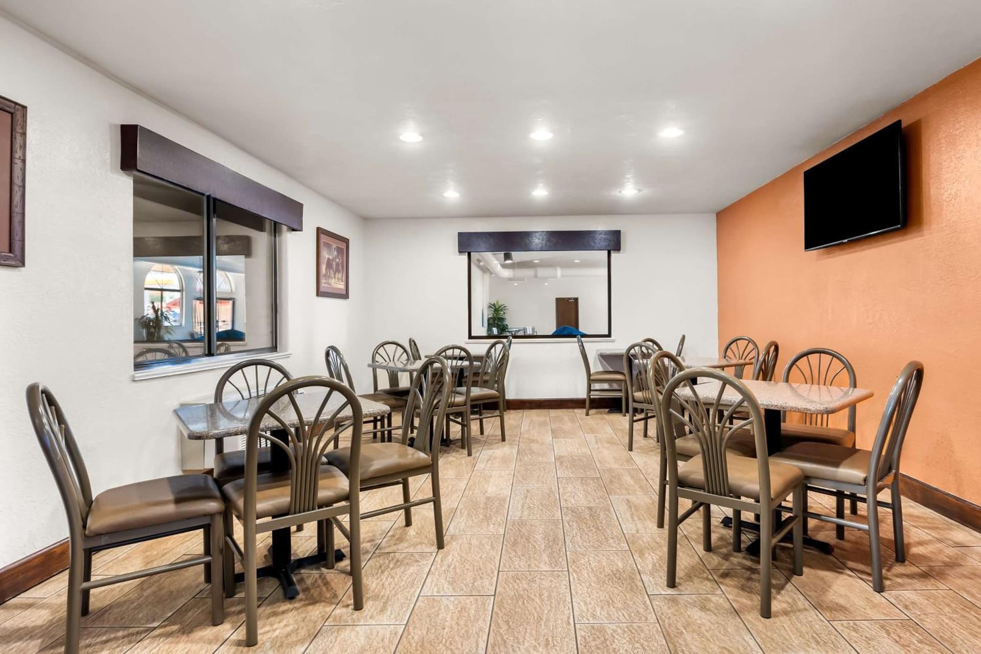 Best Western Grande River Inn & Suites interior in Grand Junction, CO — gallery photo 2