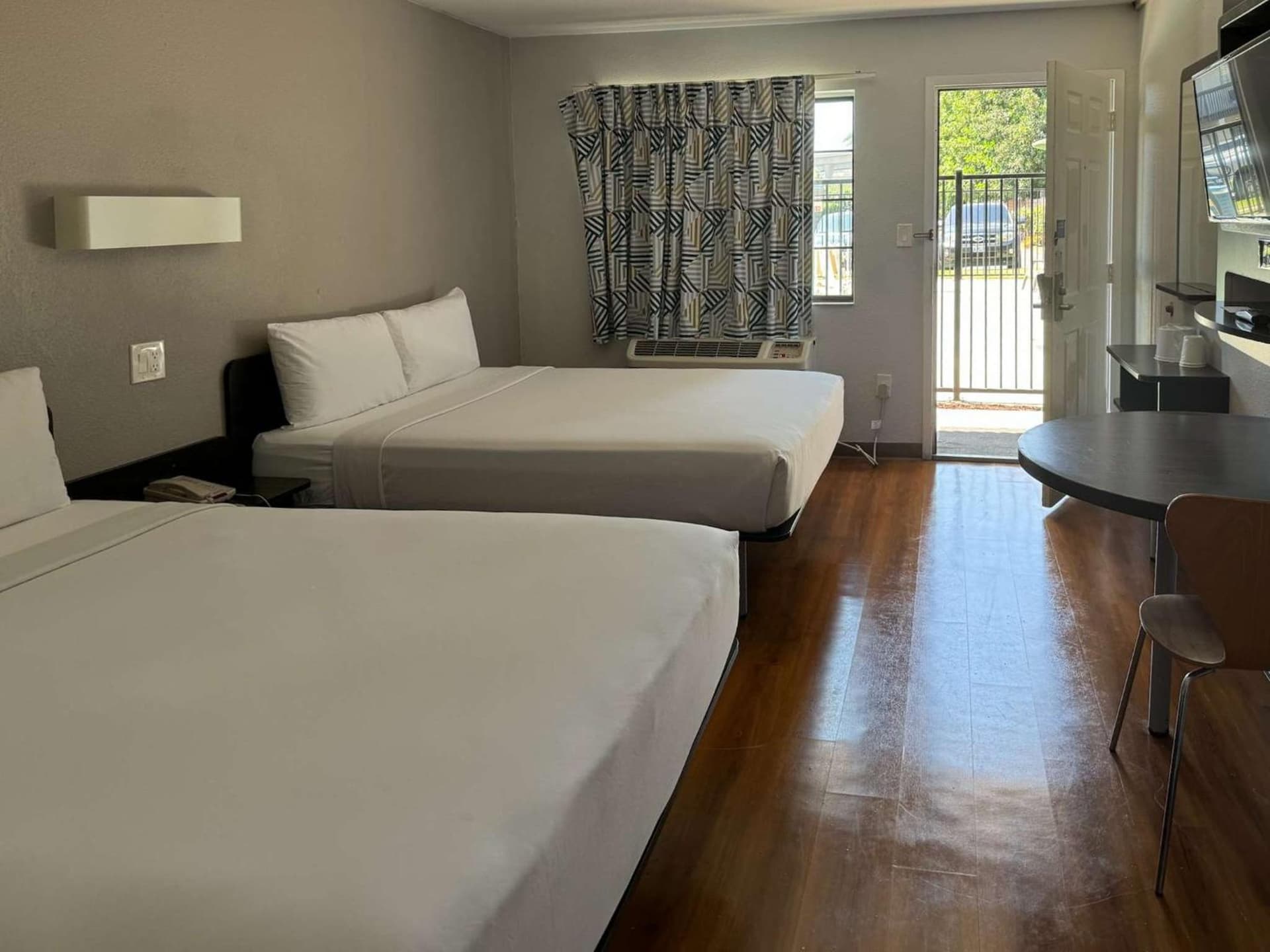 Motel 6-Pomona, CA - Los Angeles property views in Pomona, CA — gallery photo 3