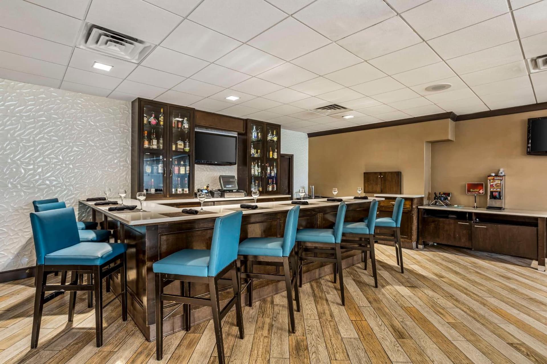 Best Western Plus Kingston Hotel and Conference Center interior in Kingston, NY — gallery photo 2