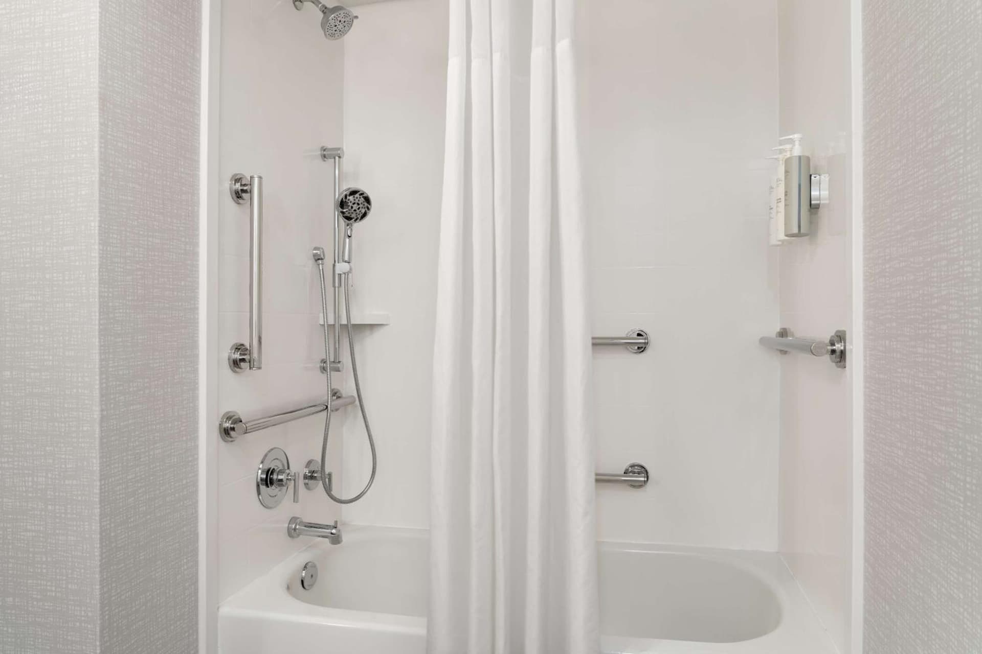 Hampton Inn Spring Lake Fayetteville gallery photo in Spring Lake, NC — image 49