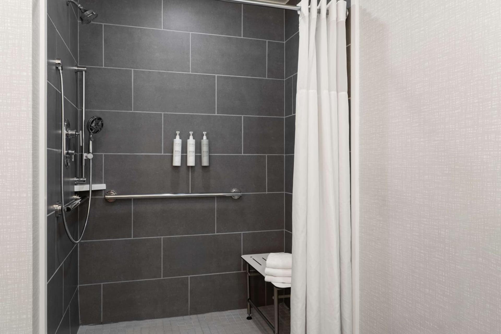 Hampton Inn Spring Lake Fayetteville gallery photo in Spring Lake, NC — image 13
