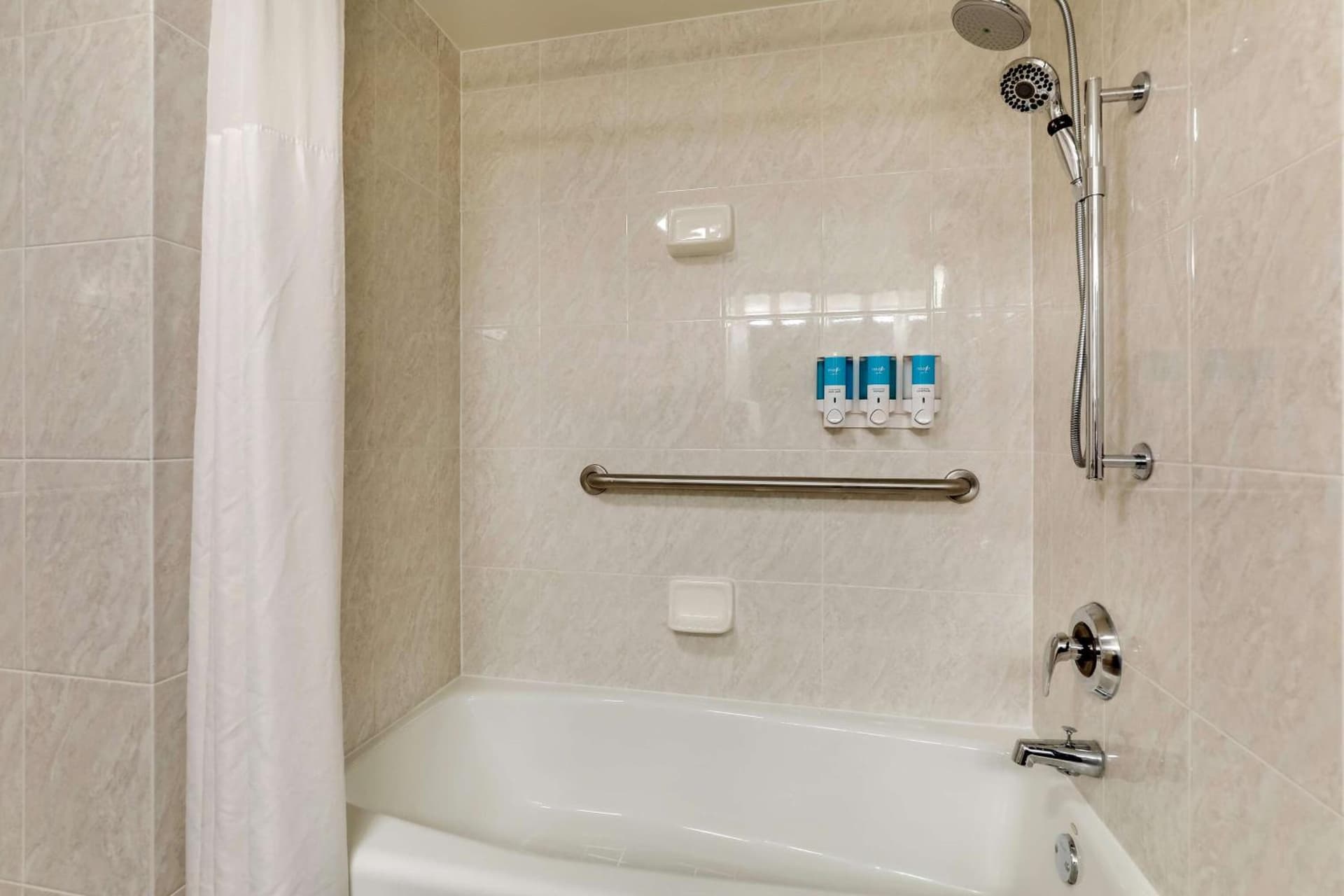 Drury Plaza Hotel North Charleston gallery photo in North Charleston, SC — image 12