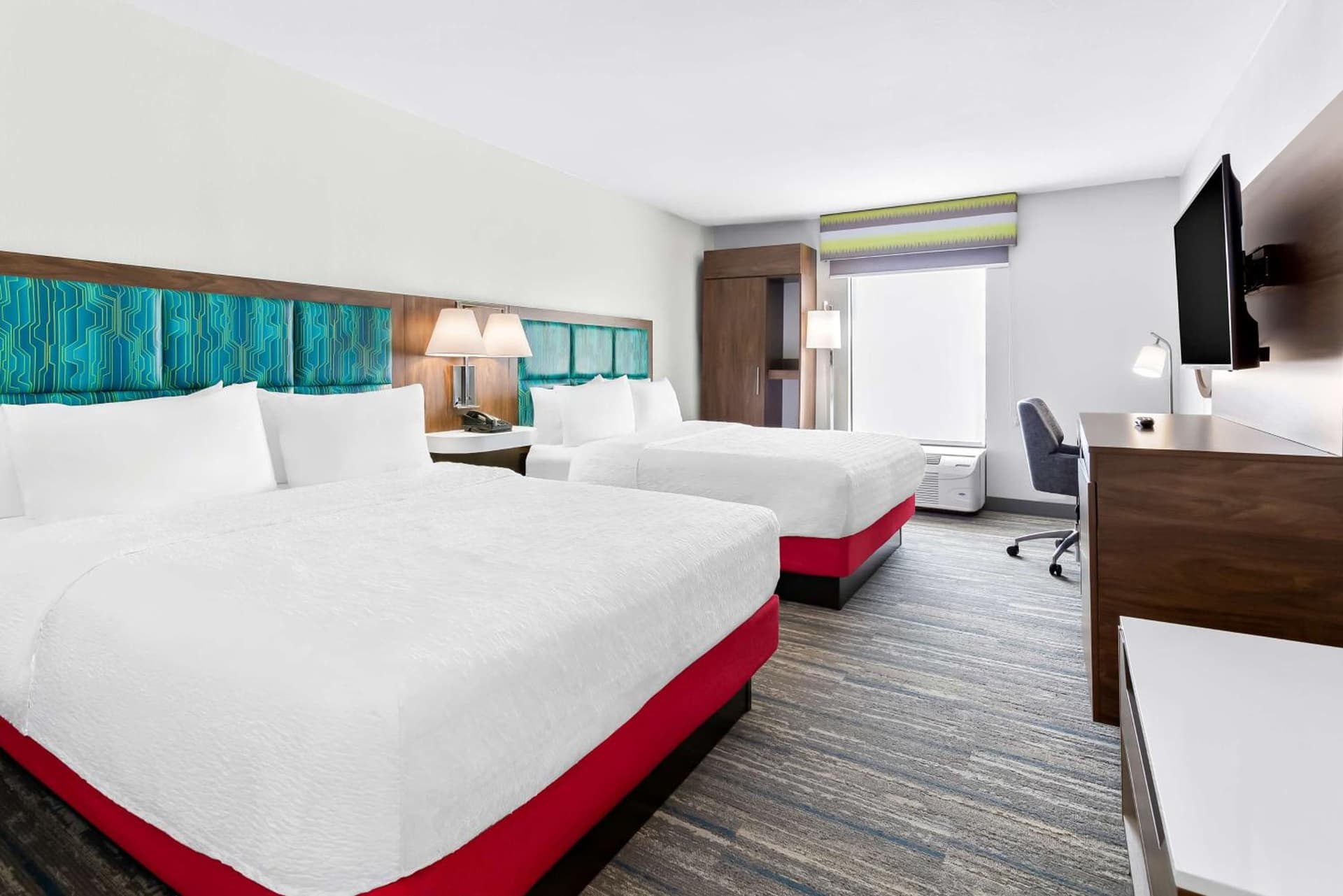 Hampton Inn Washington property views in Washington, PA — gallery photo 3
