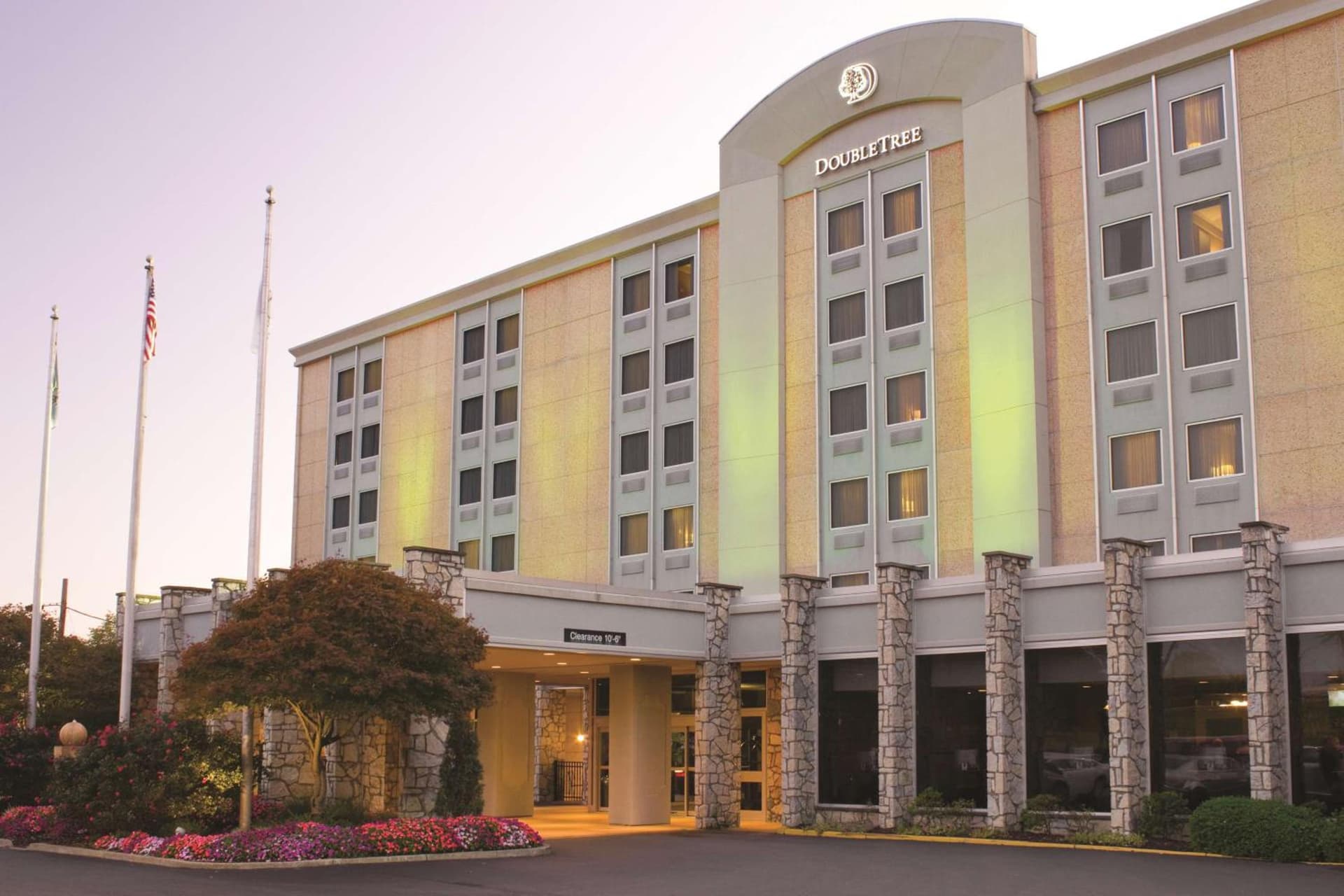 DoubleTree by Hilton Pittsburgh Airport featured exterior or lobby in Moon Township, PA — similar hotel