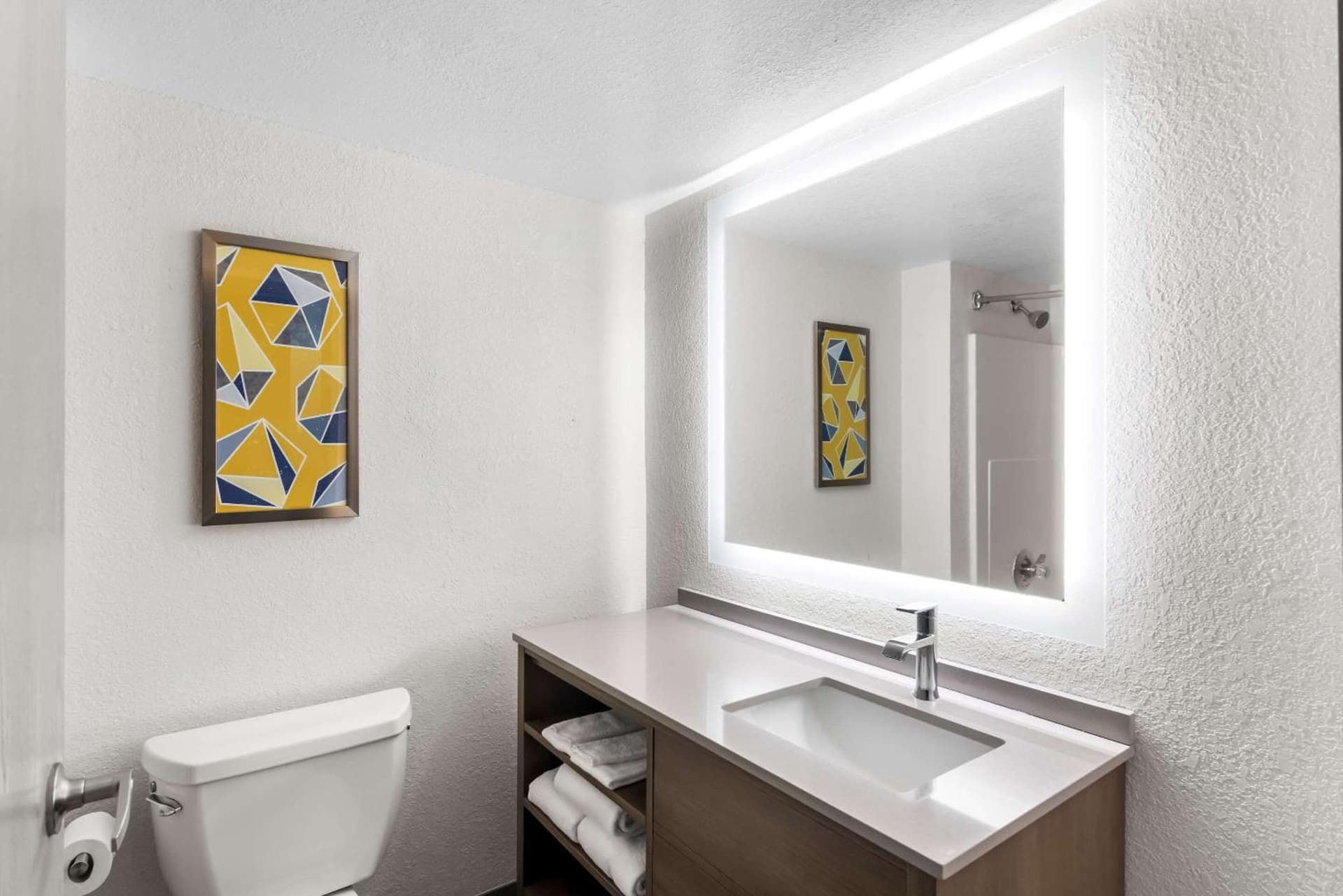 Comfort Suites Austin Airport property views in Austin, TX — gallery photo 3