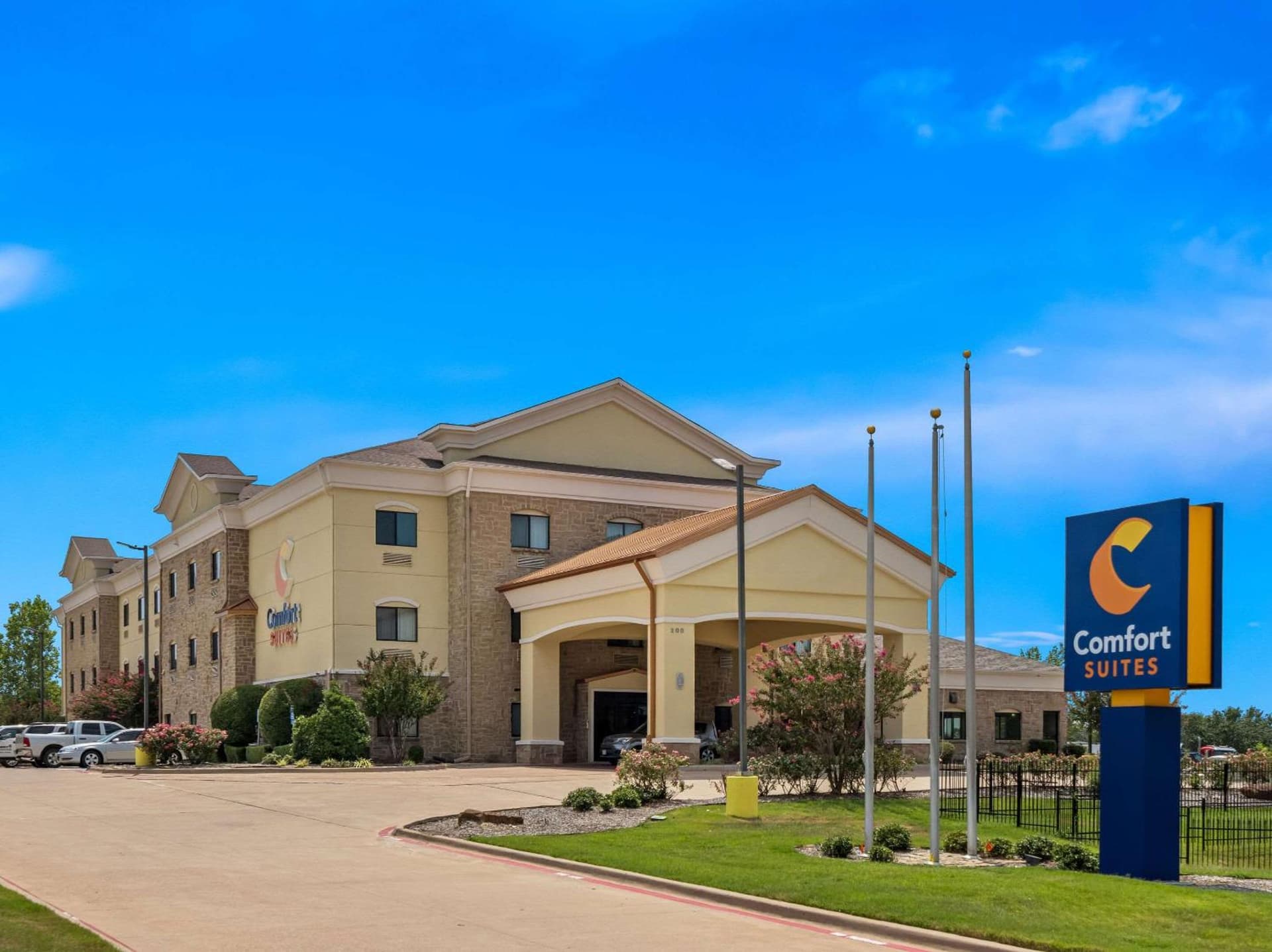 Comfort Suites Lindale - Tyler North exterior or lobby in Lindale, TX — main listing photo