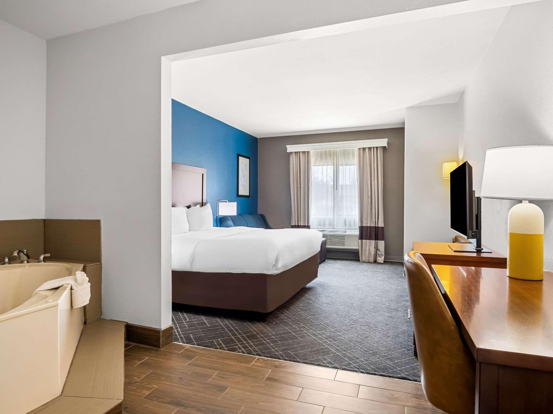 Comfort Suites Lindale - Tyler North gallery photo in Lindale, TX — image 12