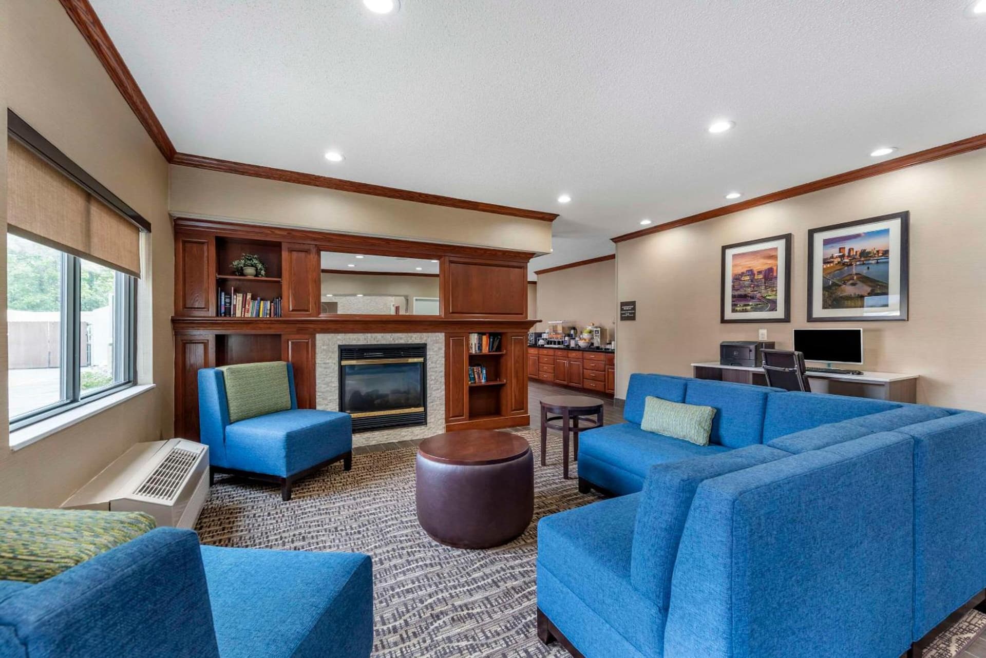 Comfort Inn & Suites Middletown - Franklin interior in Middletown, OH — gallery photo 2