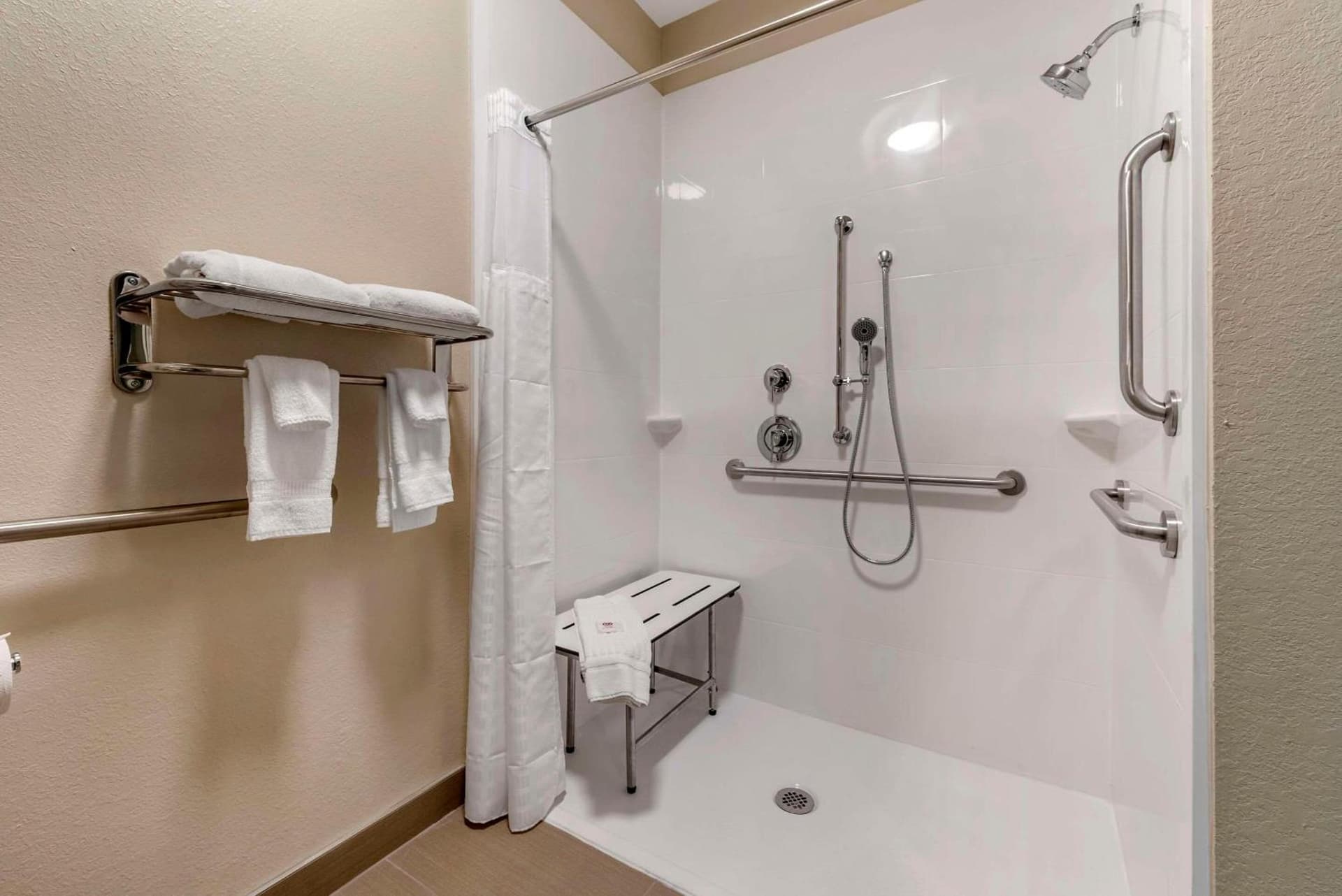 Comfort Inn & Suites Middletown - Franklin gallery photo in Middletown, OH — image 12