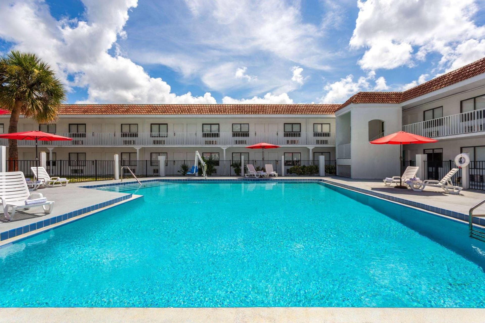 Travelodge by Wyndham Orlando Lake Buena Vista South gallery photo in Kissimmee, FL — image 5