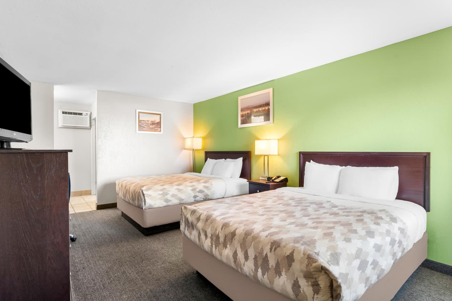 Americas Best Value Inn Yakima property views in Union Gap, WA — gallery photo 3