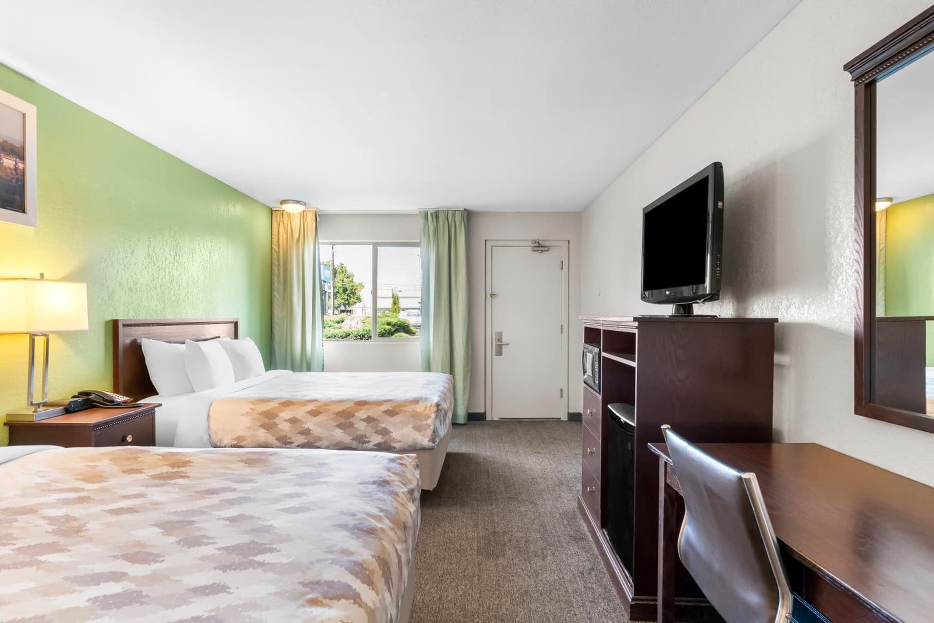 Americas Best Value Inn Yakima interior in Union Gap, WA — gallery photo 2