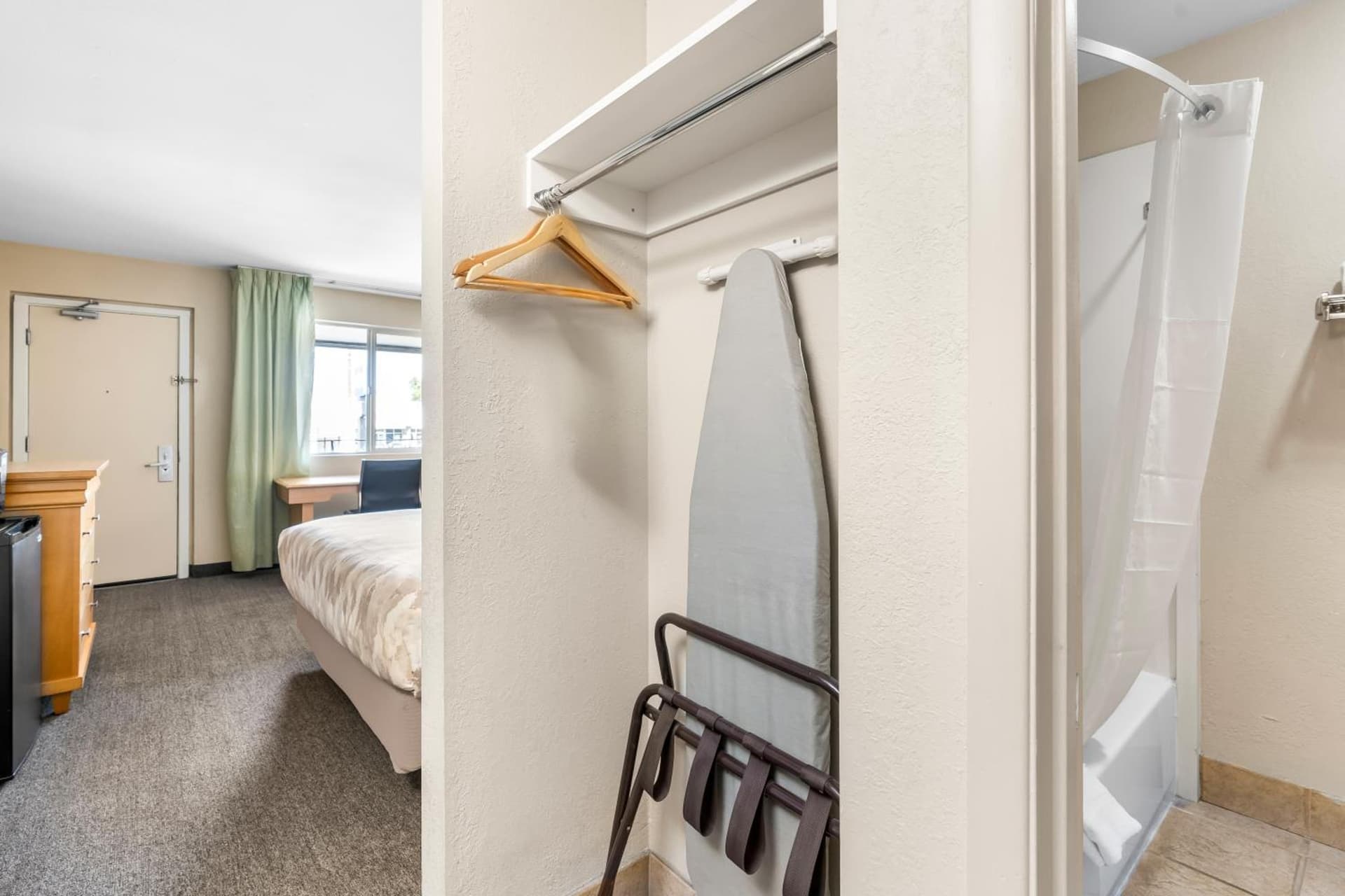 Americas Best Value Inn Yakima gallery photo in Union Gap, WA — image 24