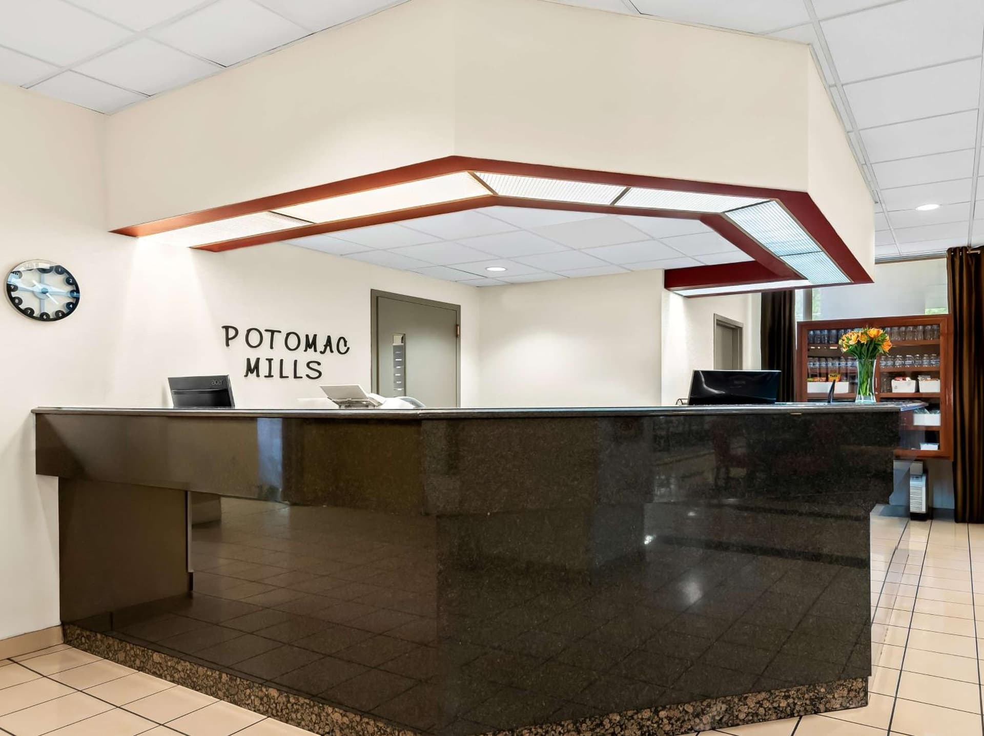 Best Western Potomac Mills interior in Woodbridge, VA — gallery photo 2