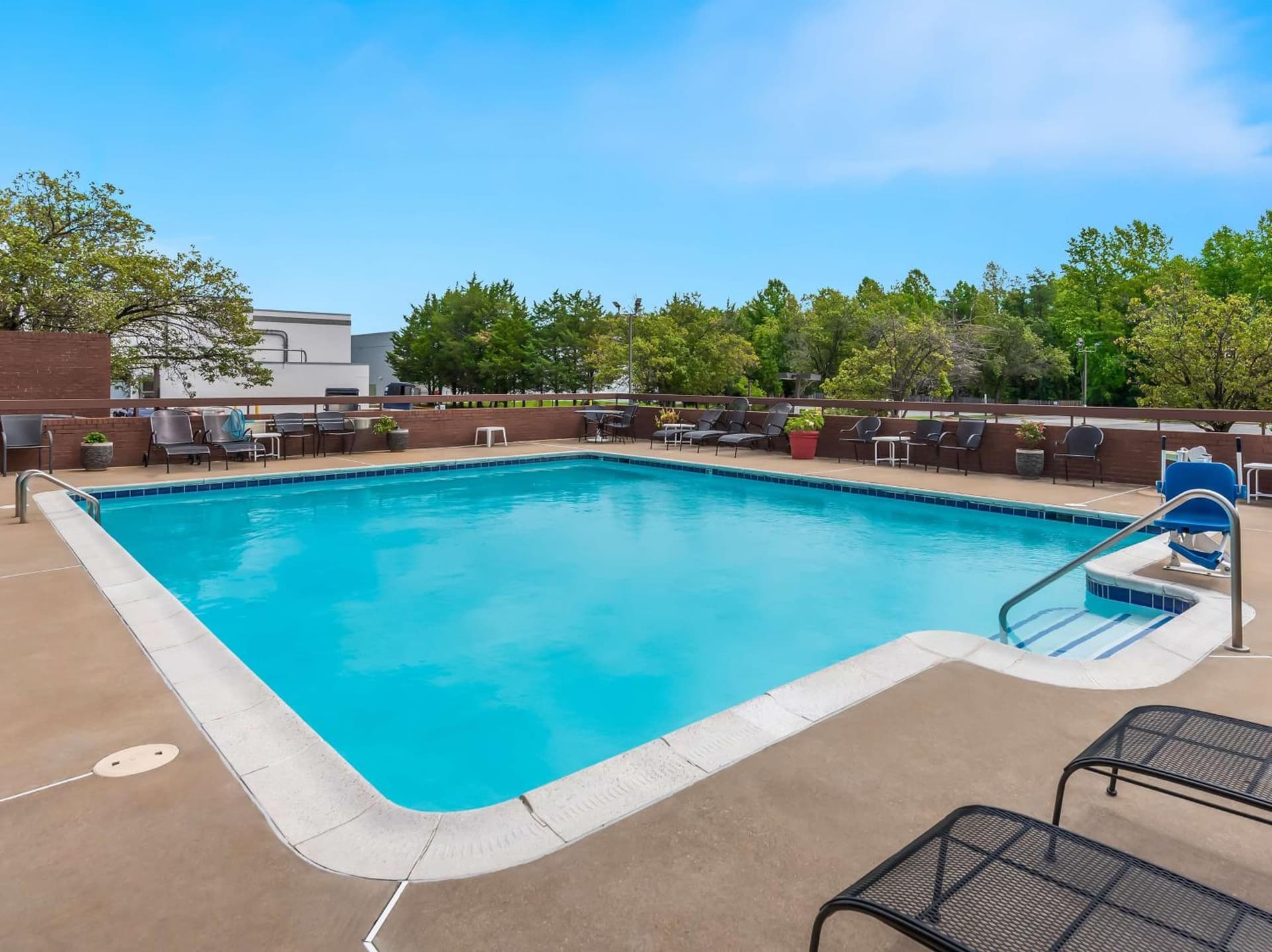 Best Western Potomac Mills interior in Woodbridge, VA — gallery photo 2