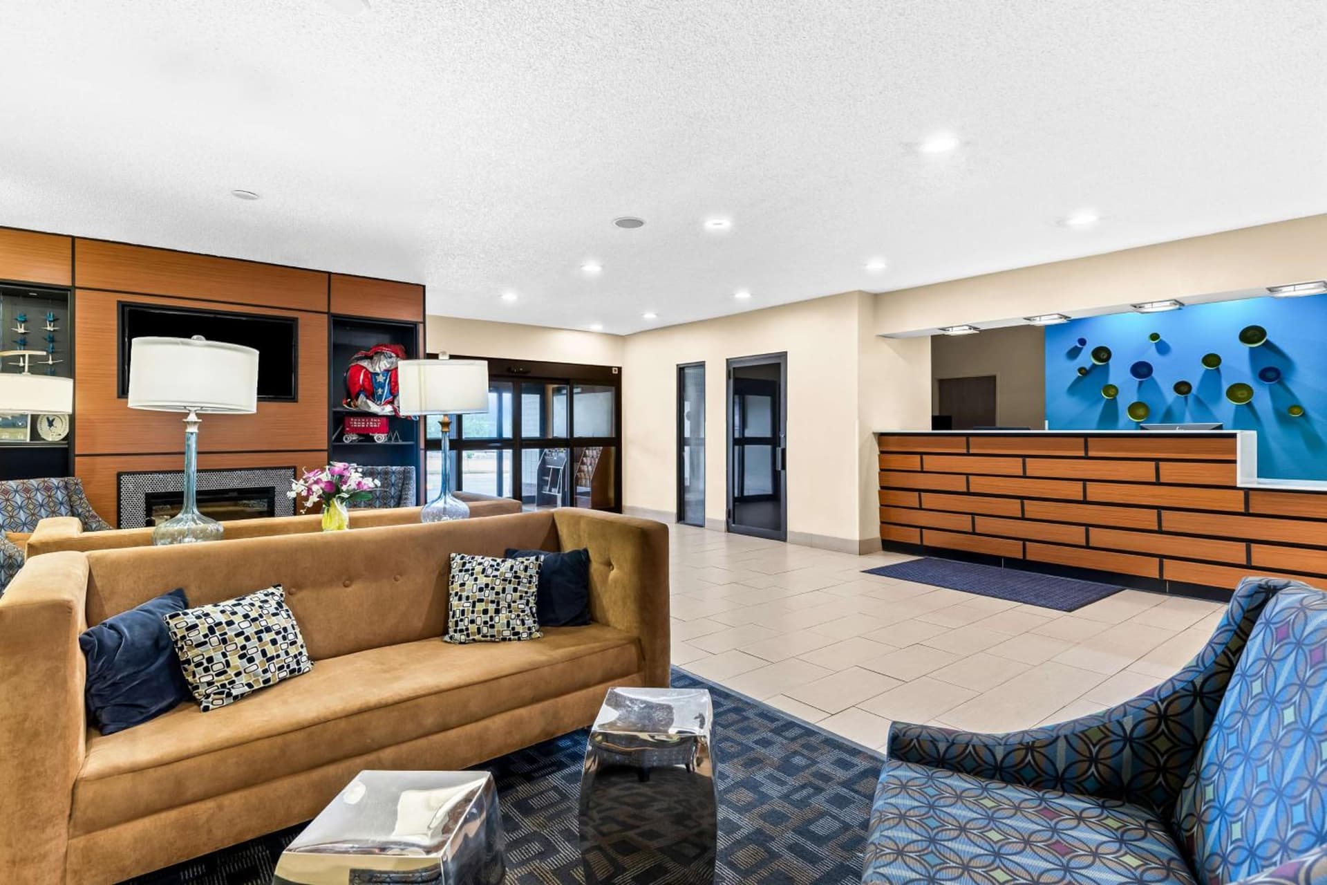 Best Western Baraboo Inn interior in Baraboo, WI — gallery photo 2
