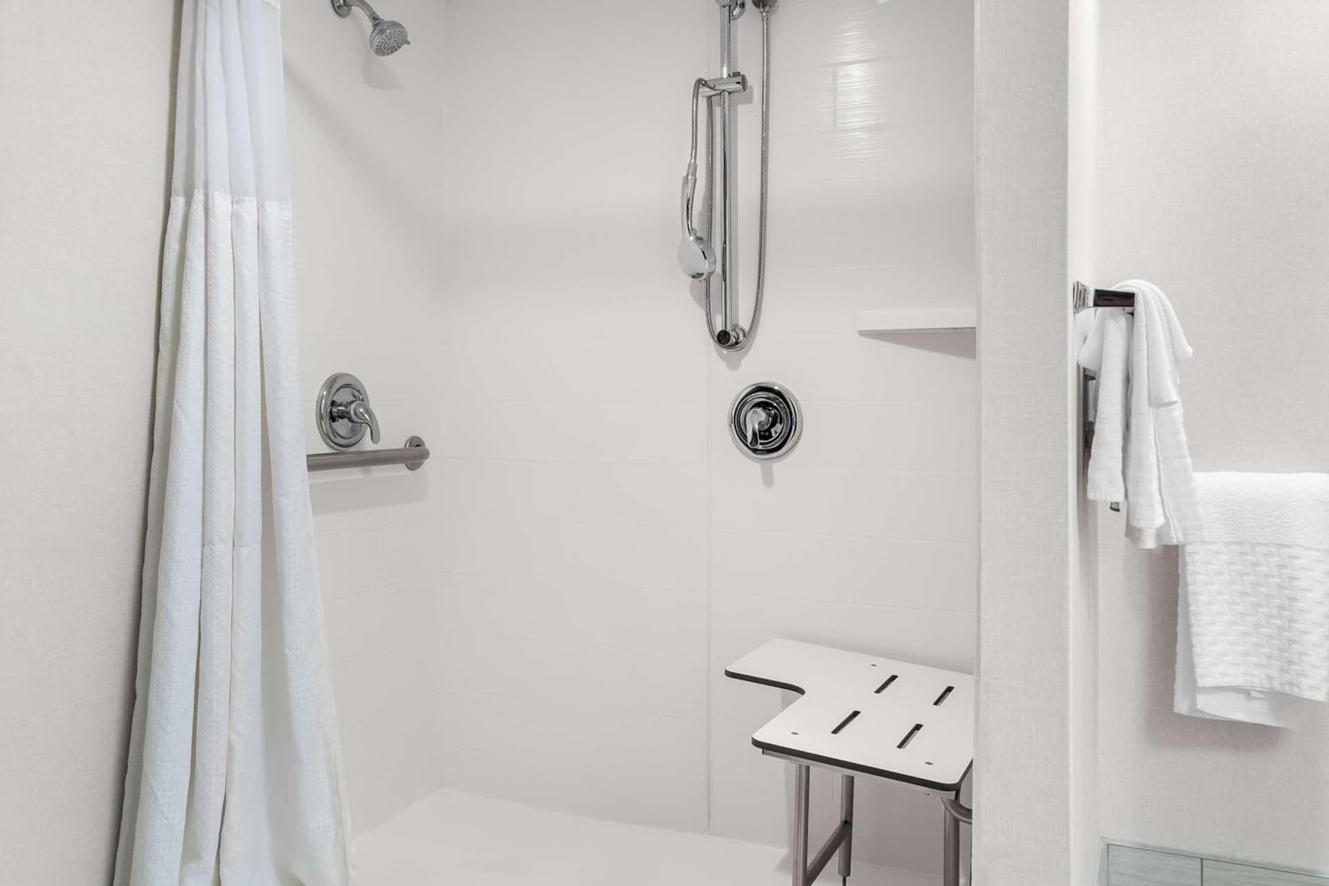 Best Western Okemos/East Lansing Hotel & Suites gallery photo in Okemos, MI — image 9