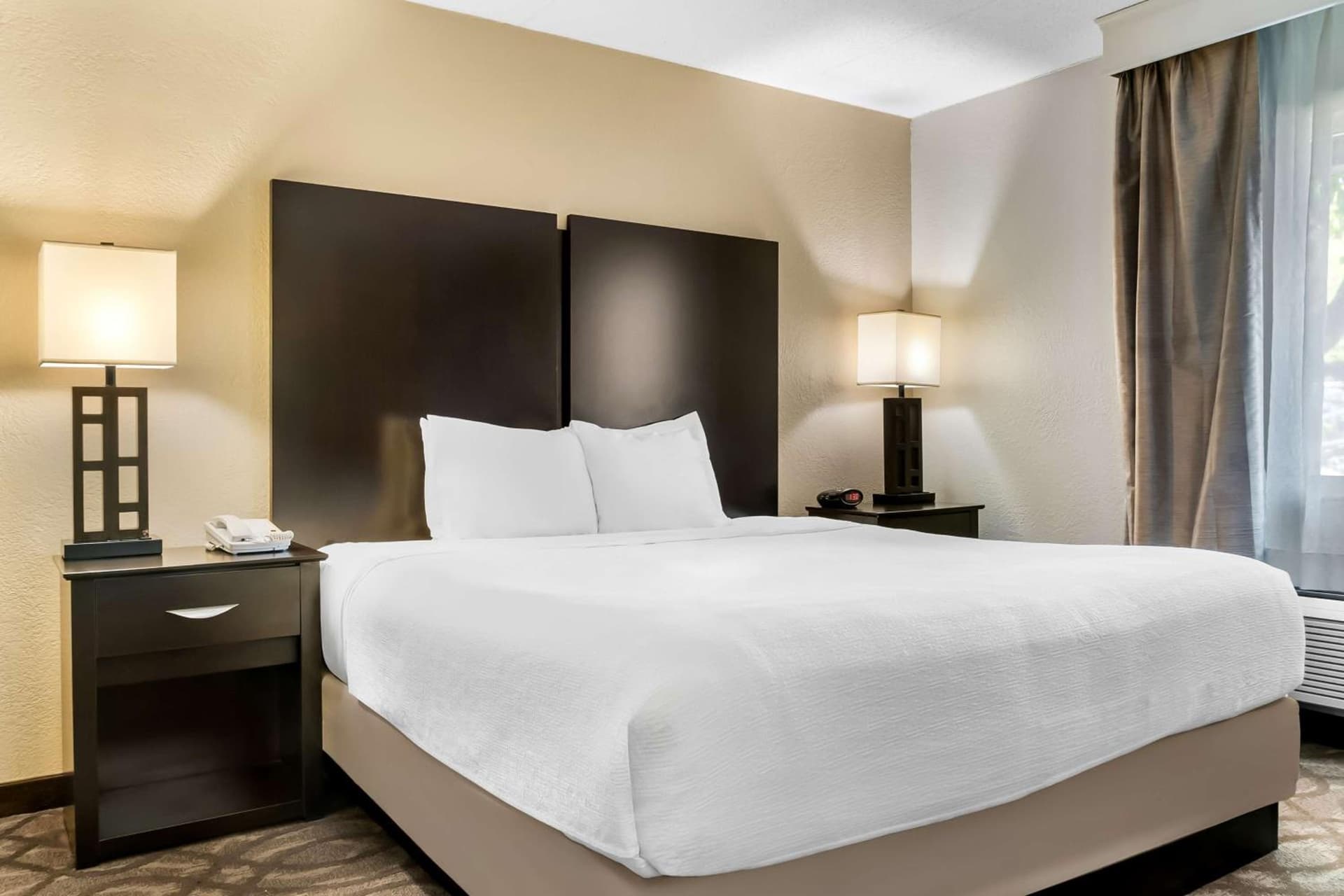 Best Western Okemos/East Lansing Hotel & Suites interior in Okemos, MI — gallery photo 2