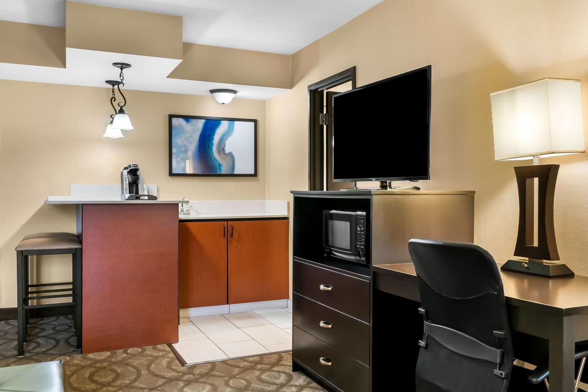 Best Western Okemos/East Lansing Hotel & Suites gallery photo in Okemos, MI — image 5