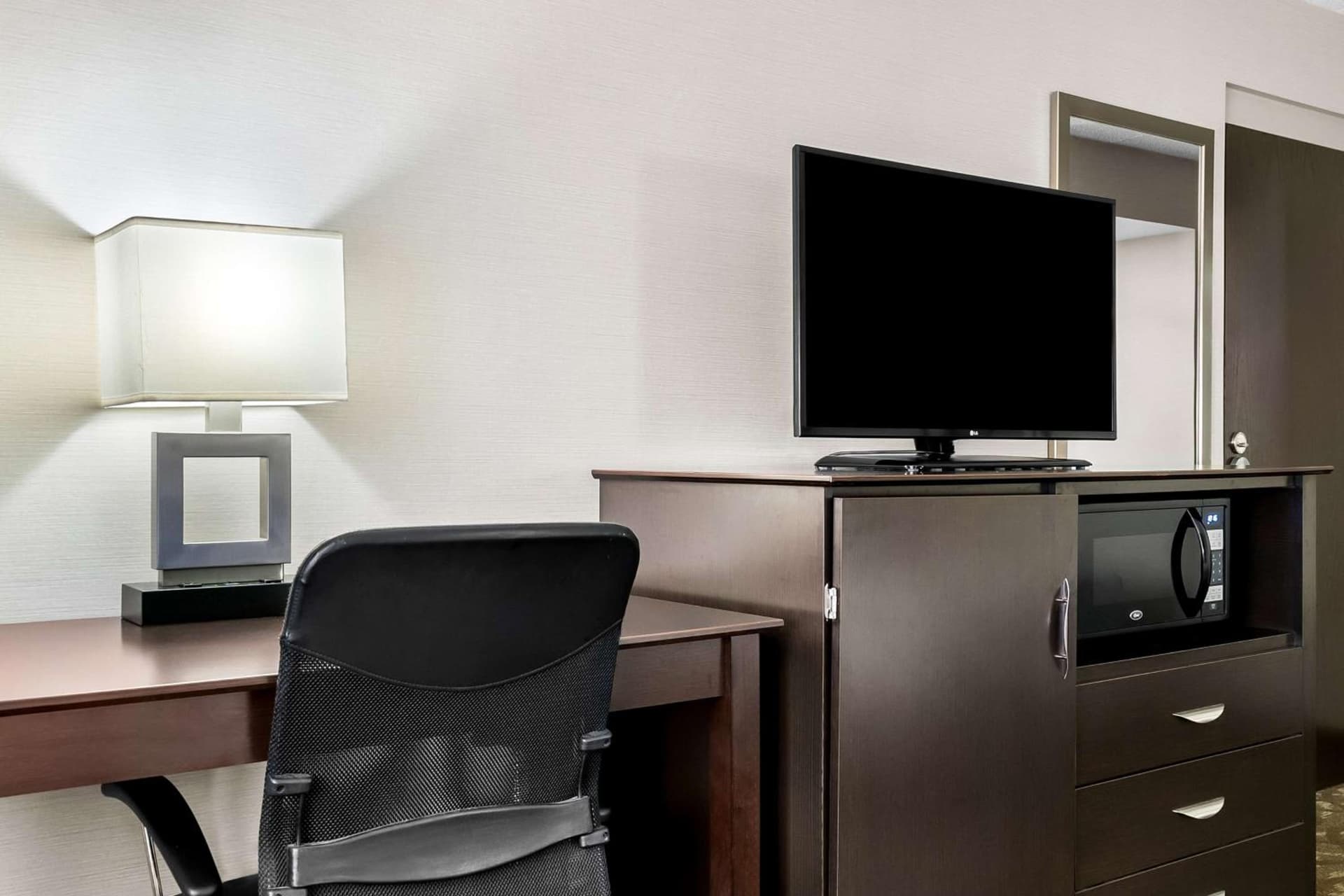 Best Western Okemos/East Lansing Hotel & Suites gallery photo in Okemos, MI — image 34