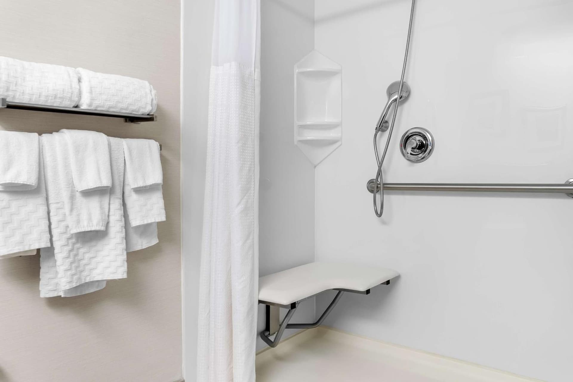 Best Western Okemos/East Lansing Hotel & Suites gallery photo in Okemos, MI — image 15