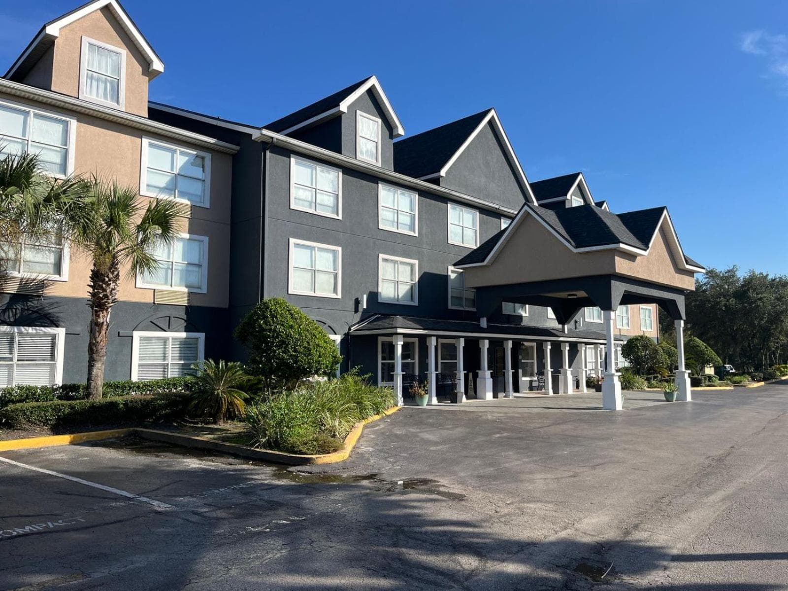 Country Inn & Suites by Radisson, Jacksonville - Orange Park featured exterior or lobby in Jacksonville, FL — similar hotel