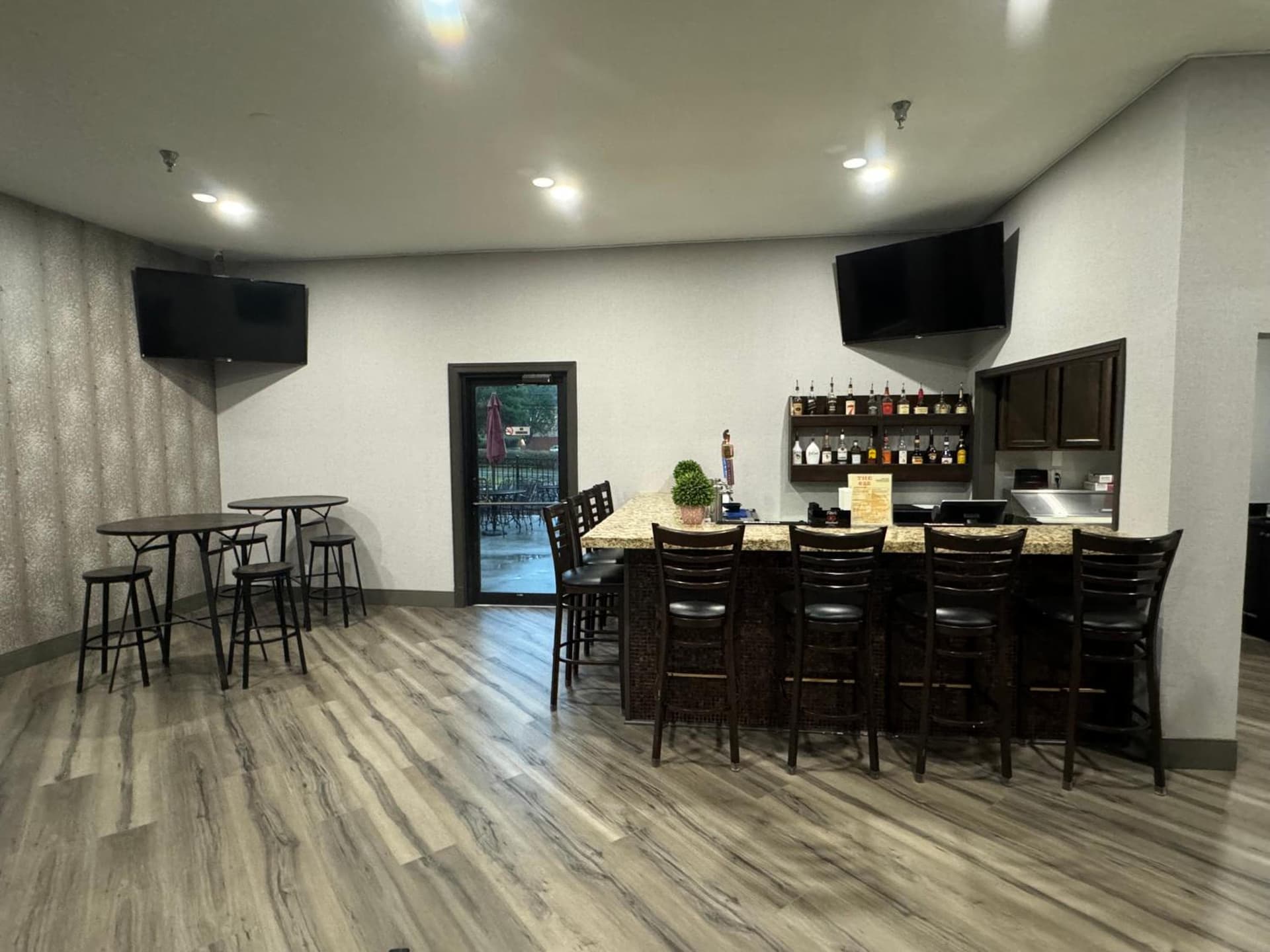 Brentwood Suites Nashville, an Ascend Collection Hotel property views in Brentwood, TN — gallery photo 3