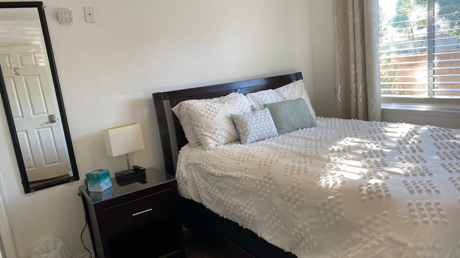 Buxton Room property views in Rialto, CA — gallery photo 3