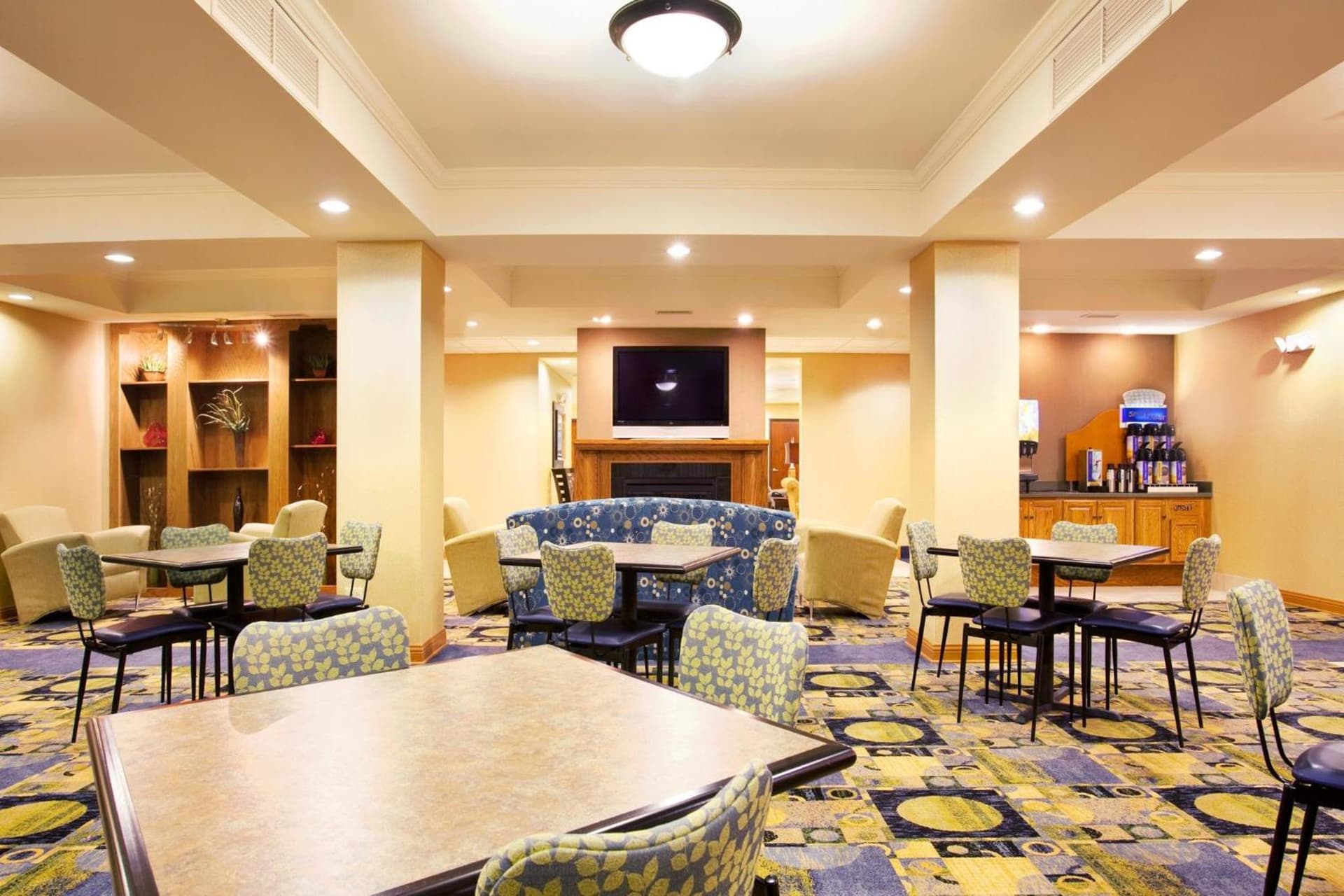 Holiday Inn Express Hotel & Suites Chicago South Lansing by IHG gallery photo in Lansing, IL — image 30