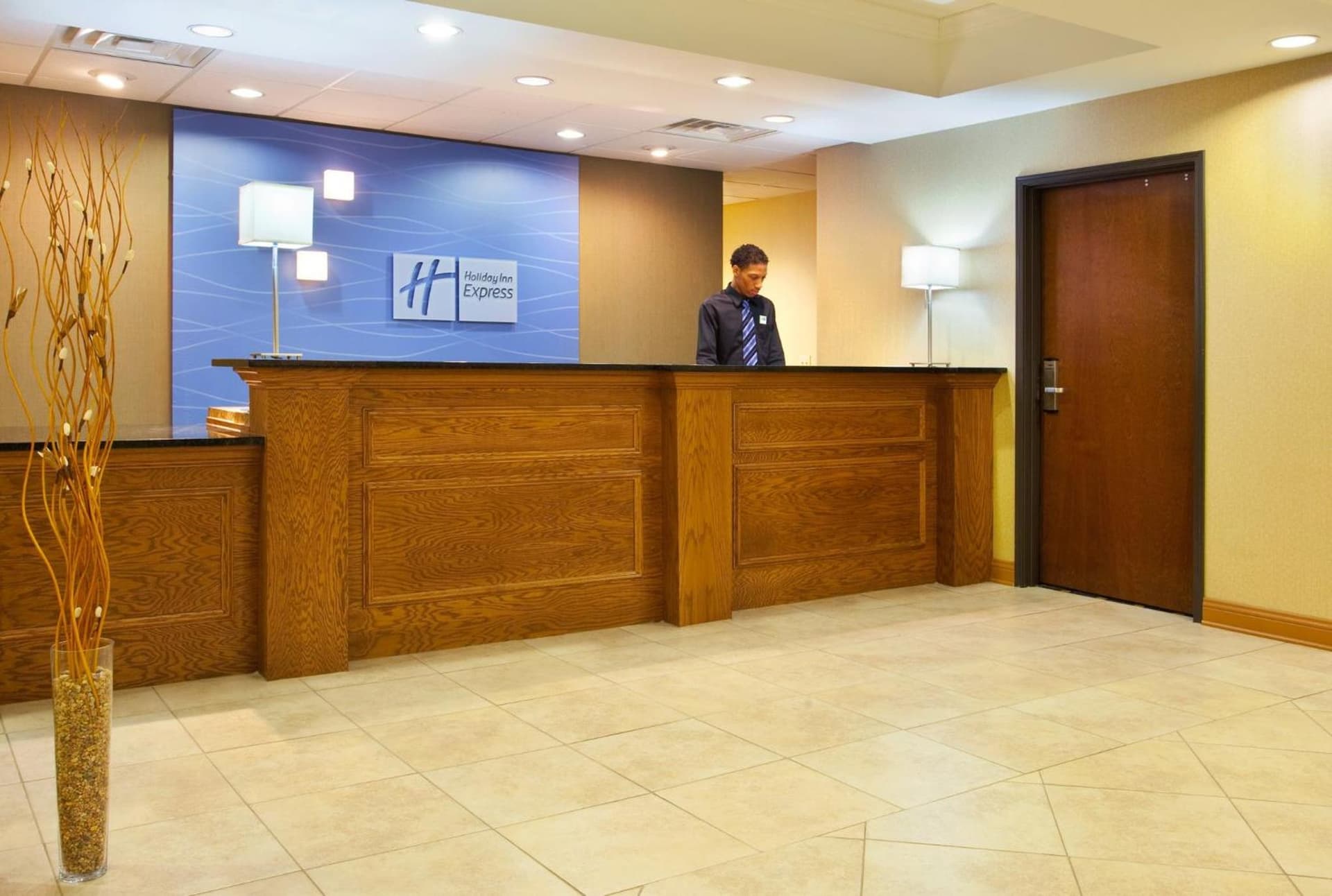 Holiday Inn Express Hotel & Suites Chicago South Lansing by IHG gallery photo in Lansing, IL — image 17