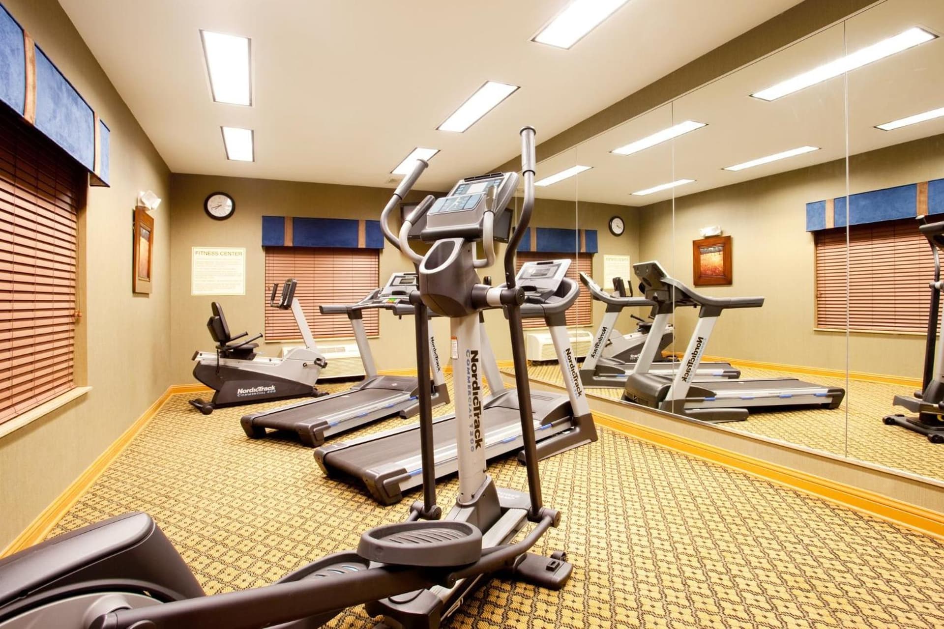 Holiday Inn Express Hotel & Suites Chicago South Lansing by IHG gallery photo in Lansing, IL — image 73