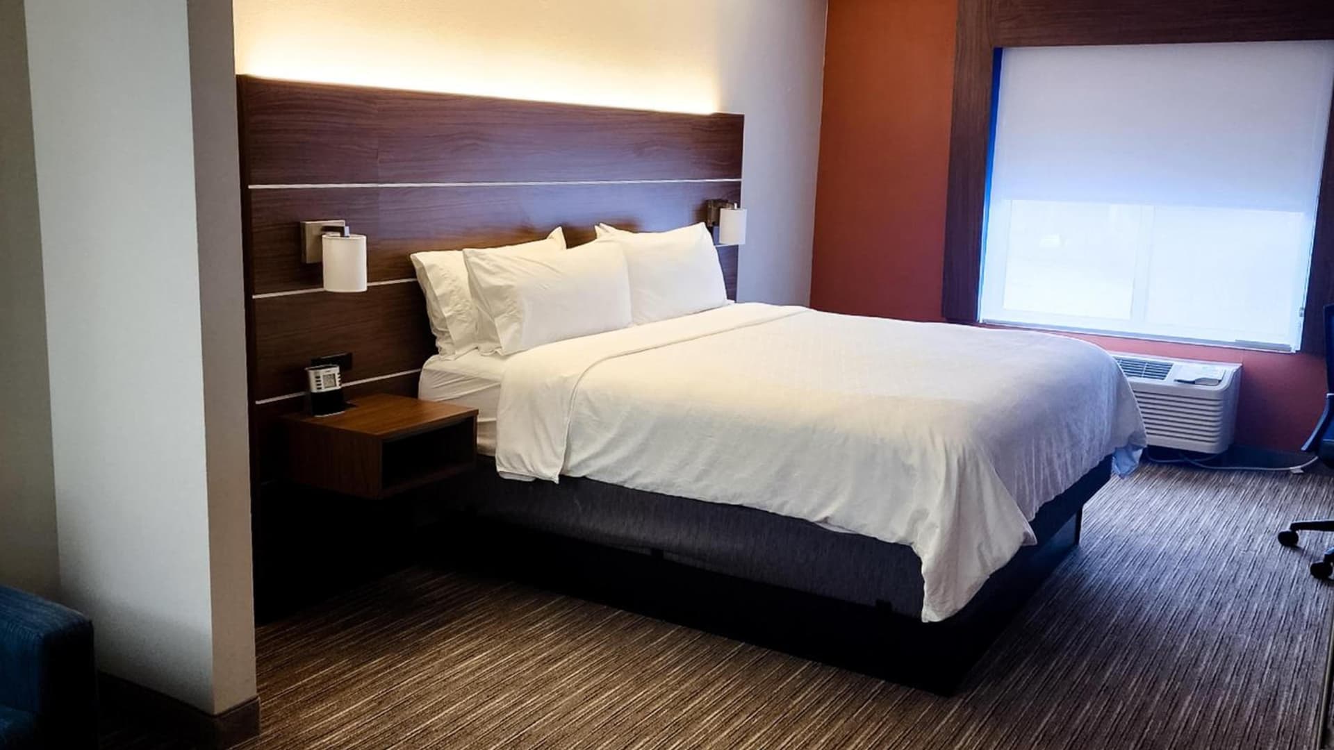Holiday Inn Express Hotel & Suites Chicago South Lansing by IHG gallery photo in Lansing, IL — image 26