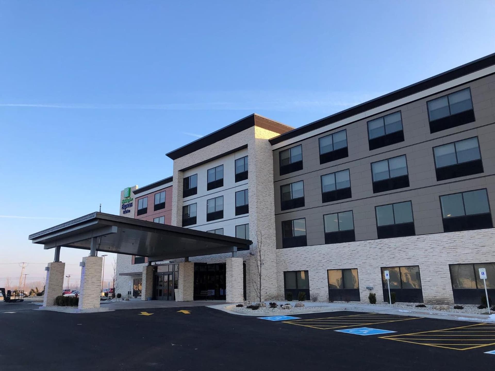 Holiday Inn Express & Suites Racine by IHG gallery photo in Racine, WI — image 17