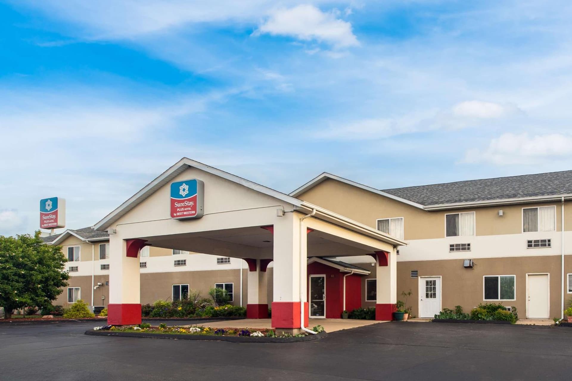 SureStay Plus Hotel by Best Western Bettendorf featured exterior or lobby in Bettendorf, IA — similar hotel