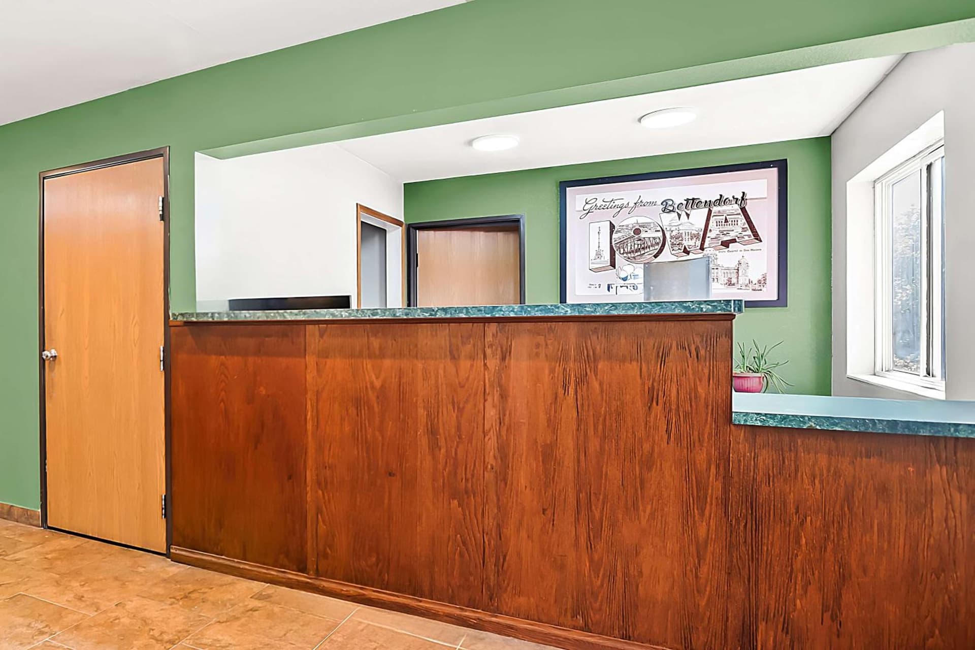 SureStay Plus Hotel by Best Western Bettendorf interior in Bettendorf, IA — gallery photo 2