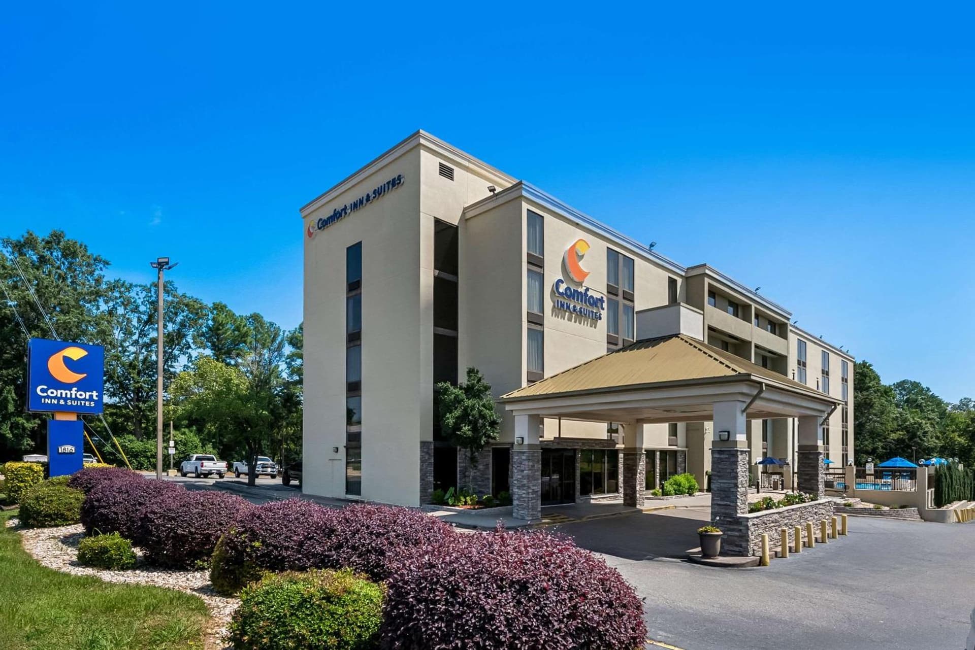Comfort Inn & Suites Durham near Duke University interior in Durham, NC — gallery photo 2