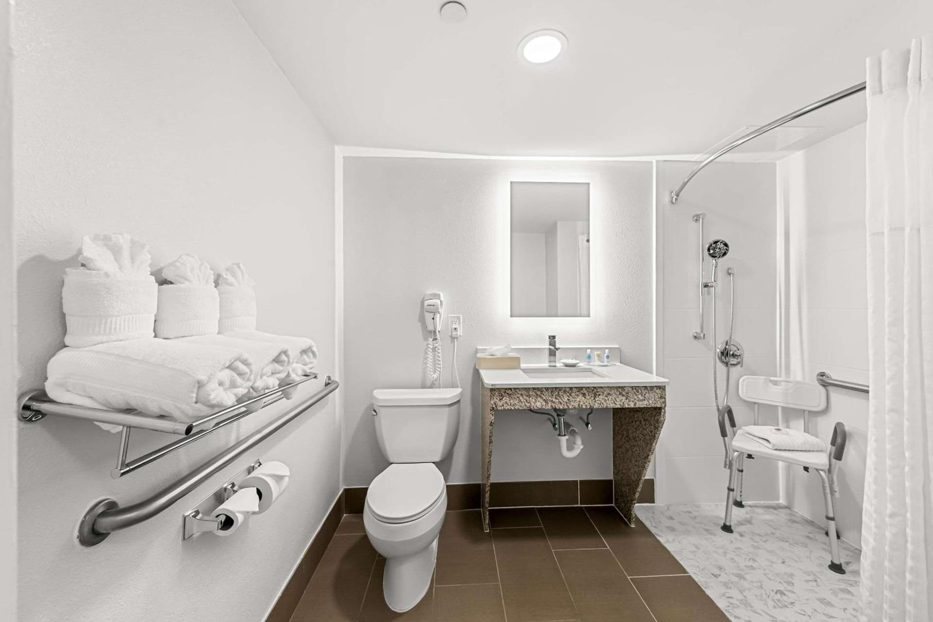 Comfort Inn & Suites Durham near Duke University gallery photo in Durham, NC — image 14