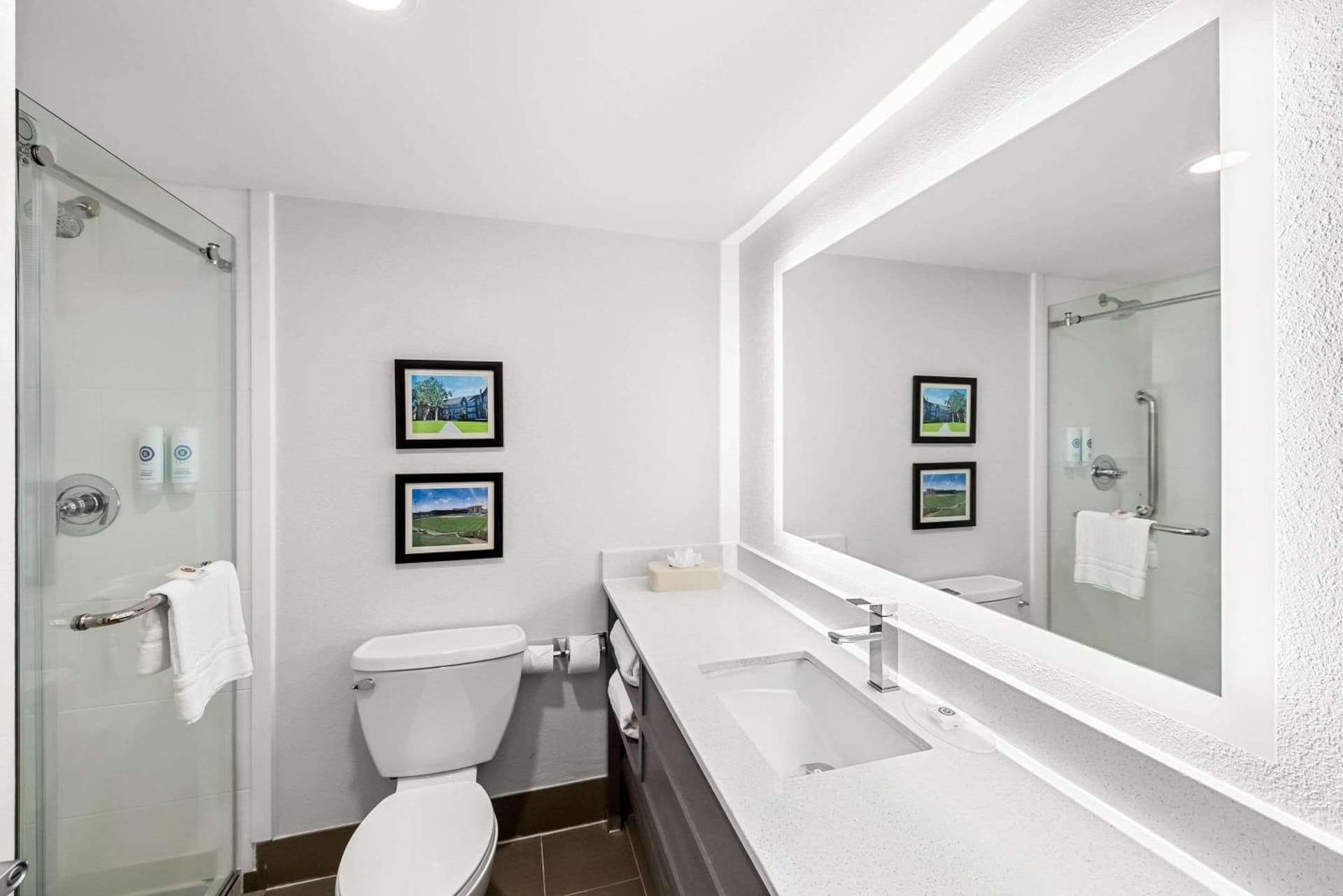 Comfort Inn & Suites Durham near Duke University gallery photo in Durham, NC — image 44