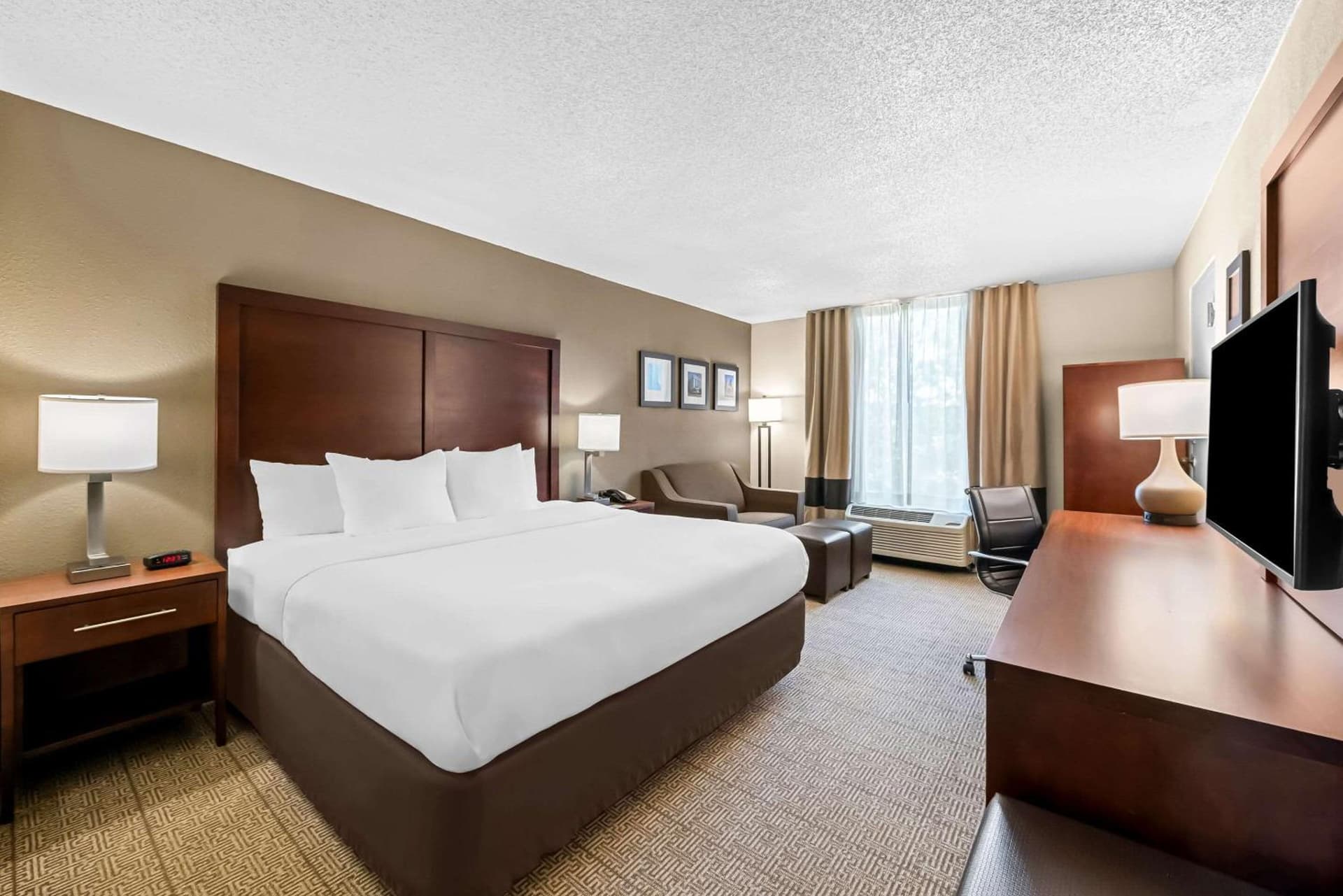 Comfort Inn & Suites Durham near Duke University gallery photo in Durham, NC — image 32