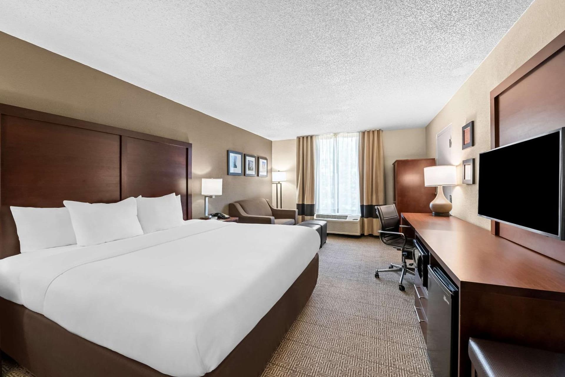 Comfort Inn & Suites Durham near Duke University gallery photo in Durham, NC — image 21