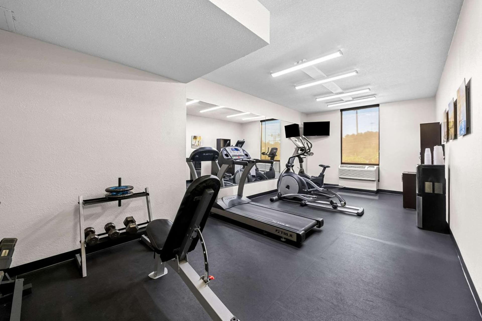 Comfort Inn & Suites Durham near Duke University gallery photo in Durham, NC — image 36