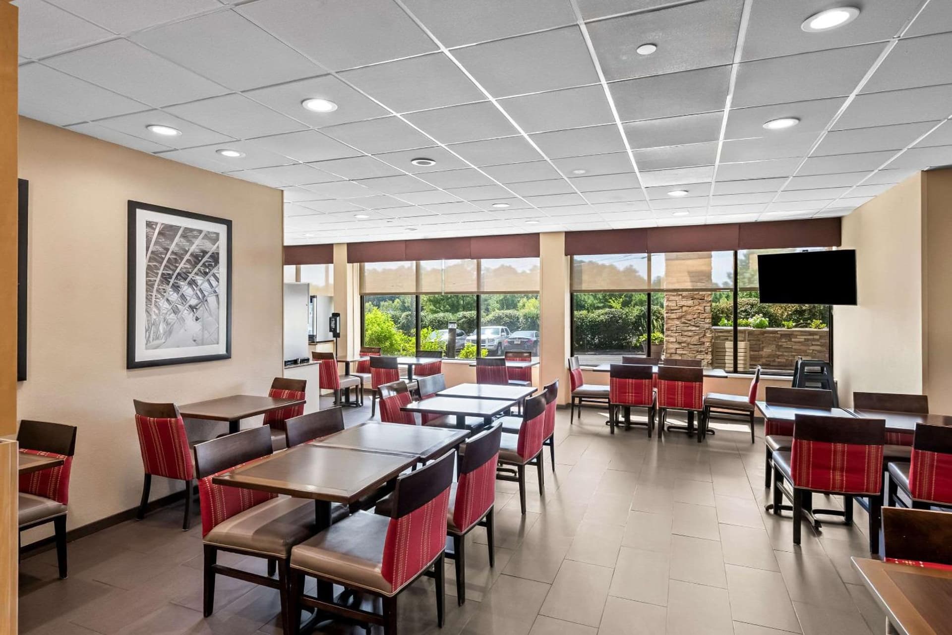 Comfort Inn & Suites Durham near Duke University gallery photo in Durham, NC — image 23